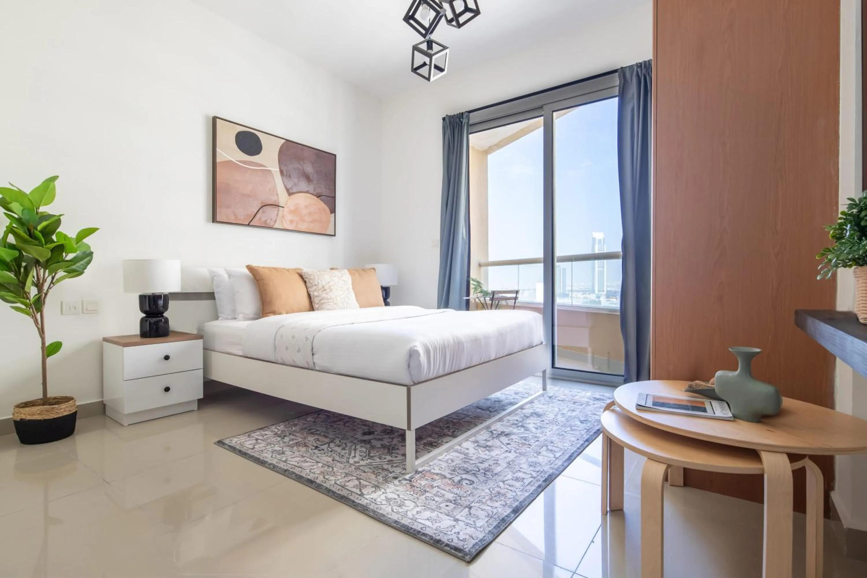 Photo of the whole room in Frank Porter - Lakeside Tower B