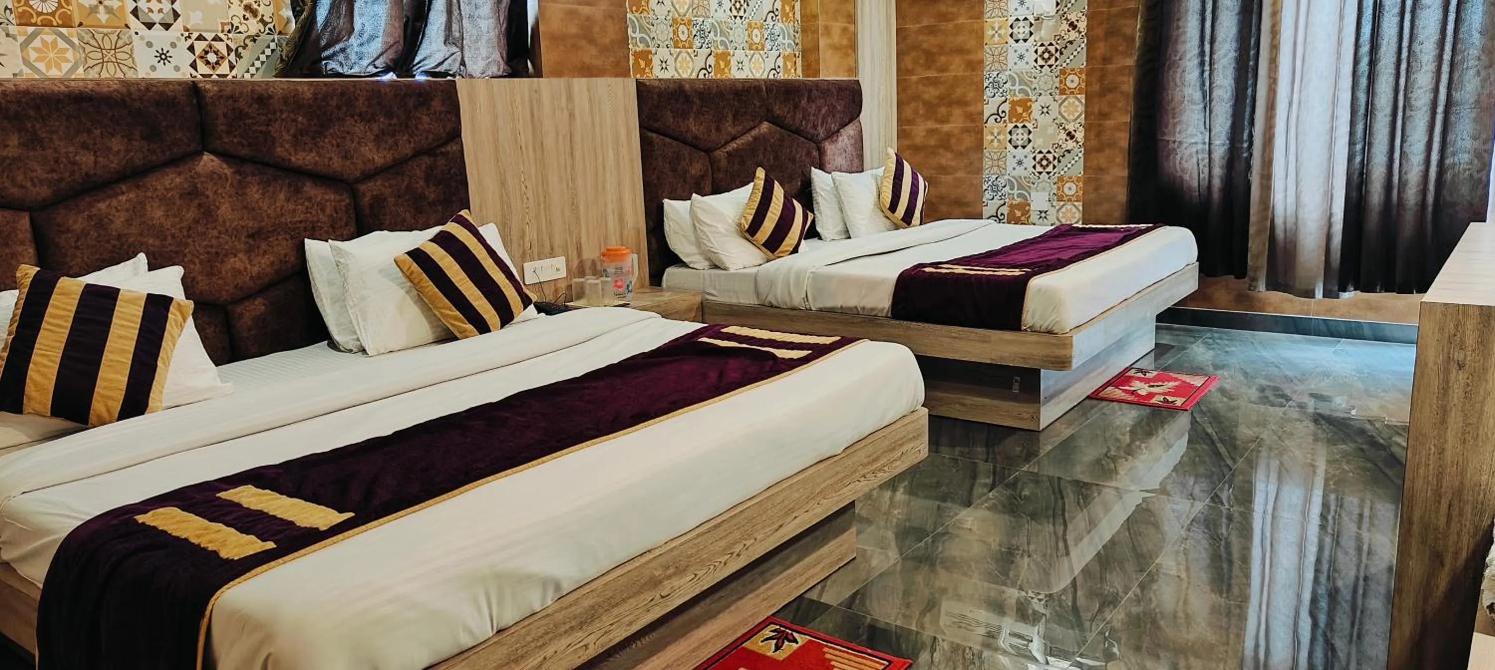 Photo of the whole room, Bed in Hotel Sunshine