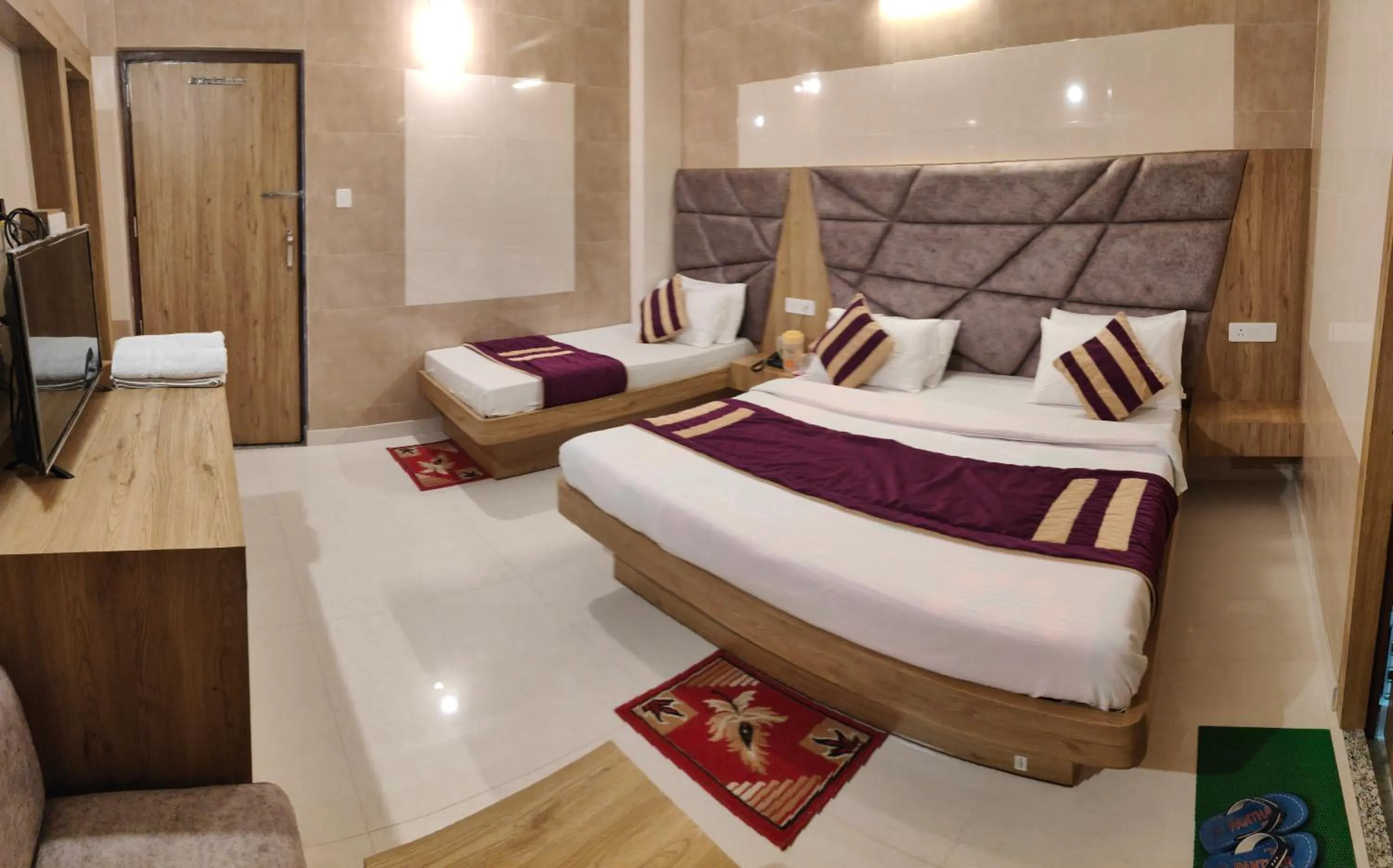 Photo of the whole room, Bed in Hotel Sunshine