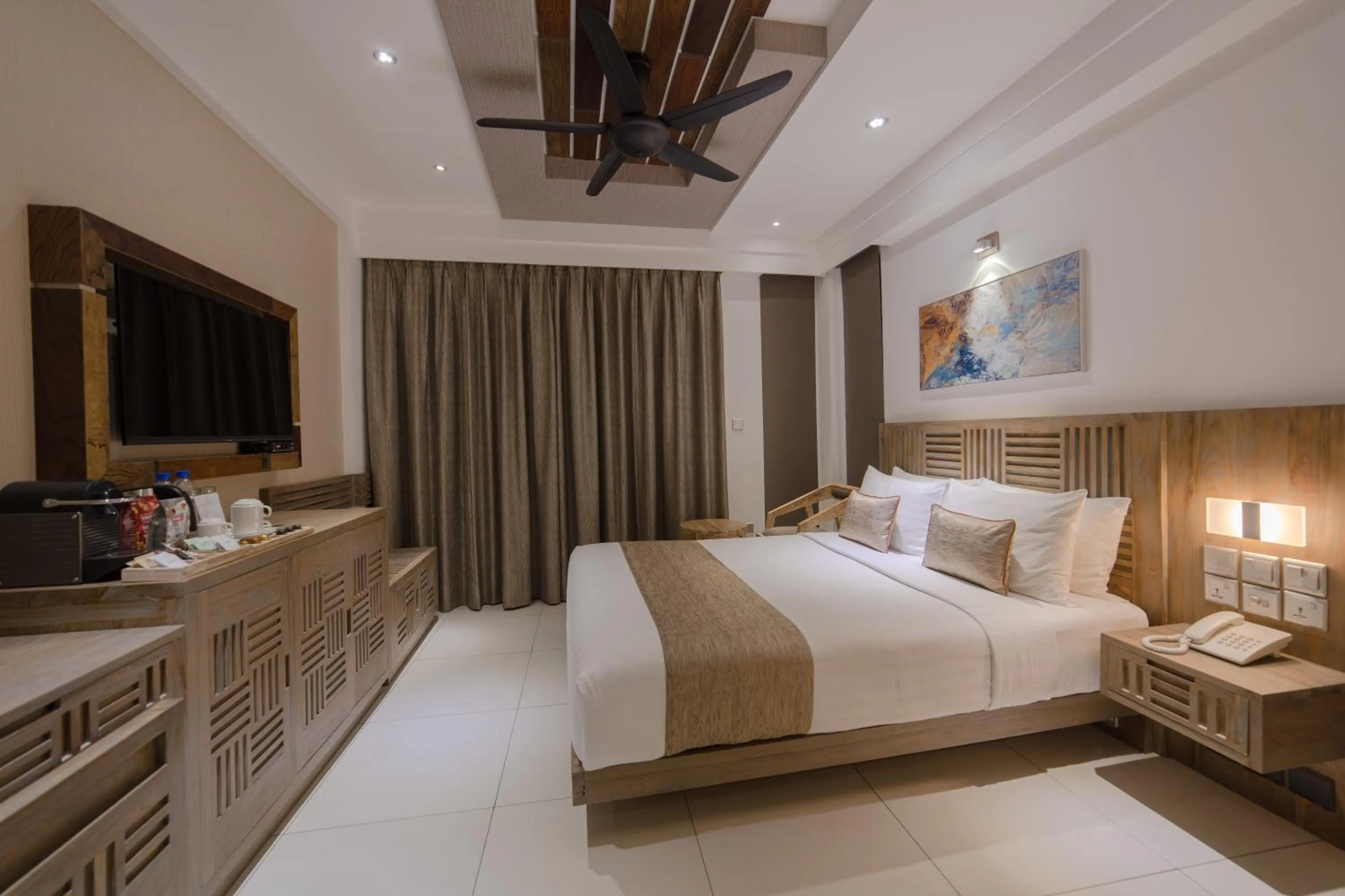 Photo of the whole room, Bed in Hotel Ocean Grand at Hulhumale