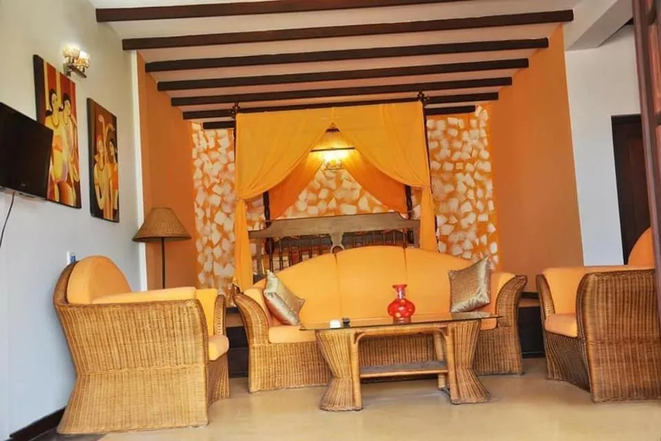 Living room in Solomon Beach Hotel