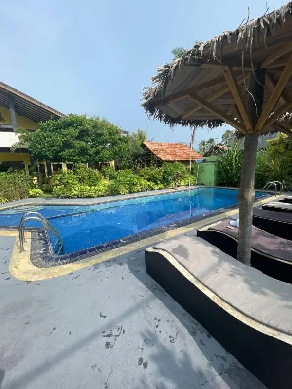 Property building in Solomon Beach Hotel