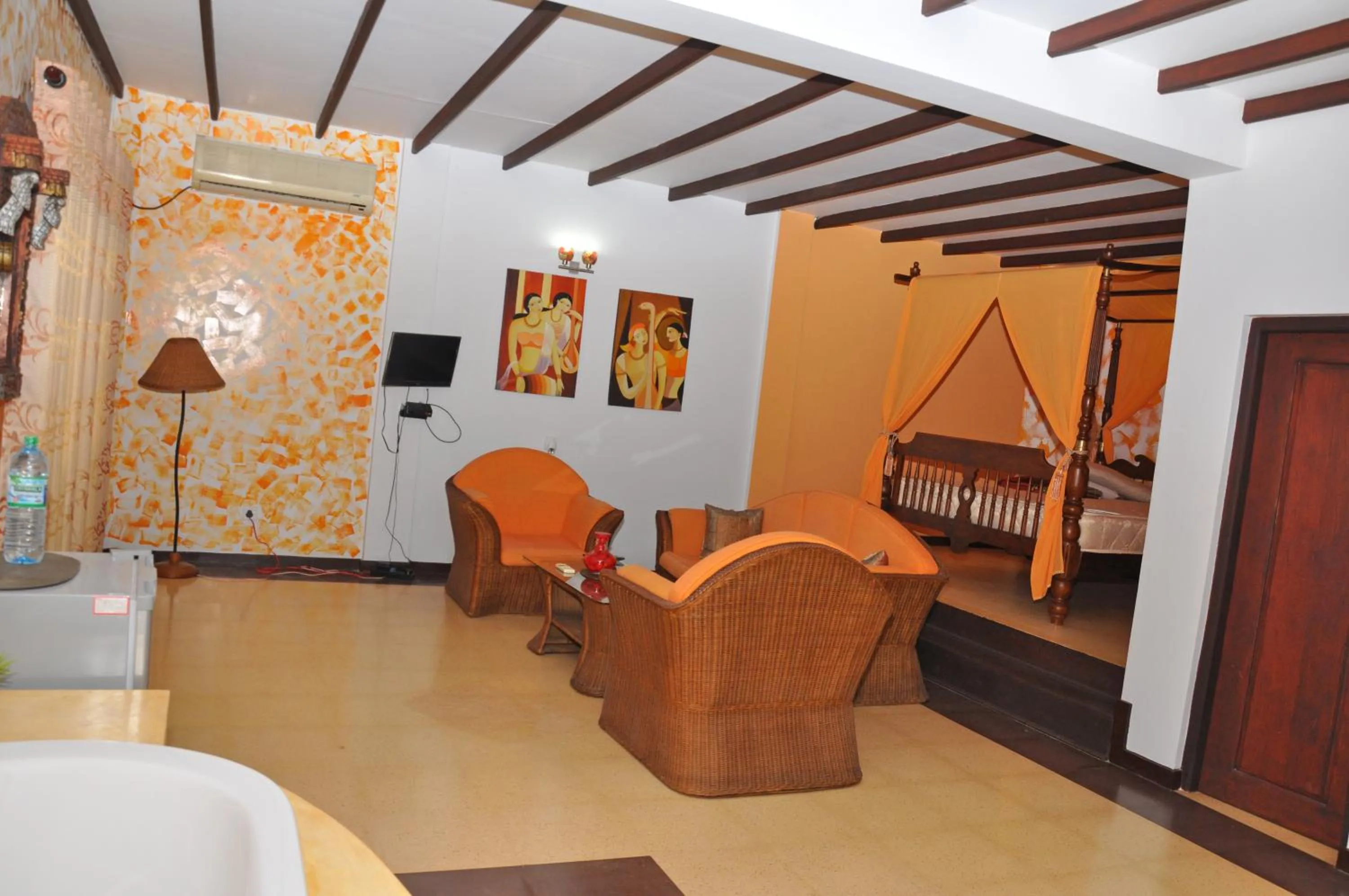 Property building in Solomon Beach Hotel