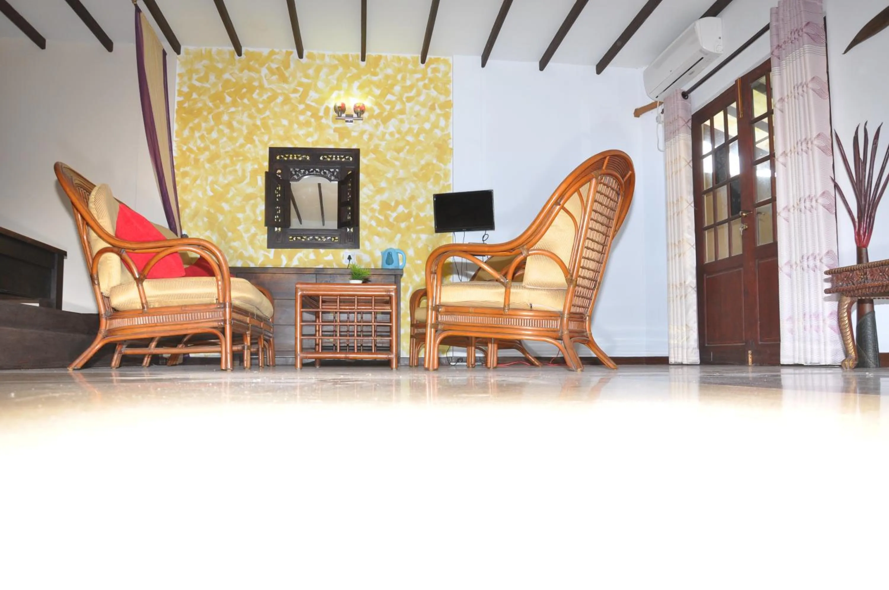 Property building in Solomon Beach Hotel