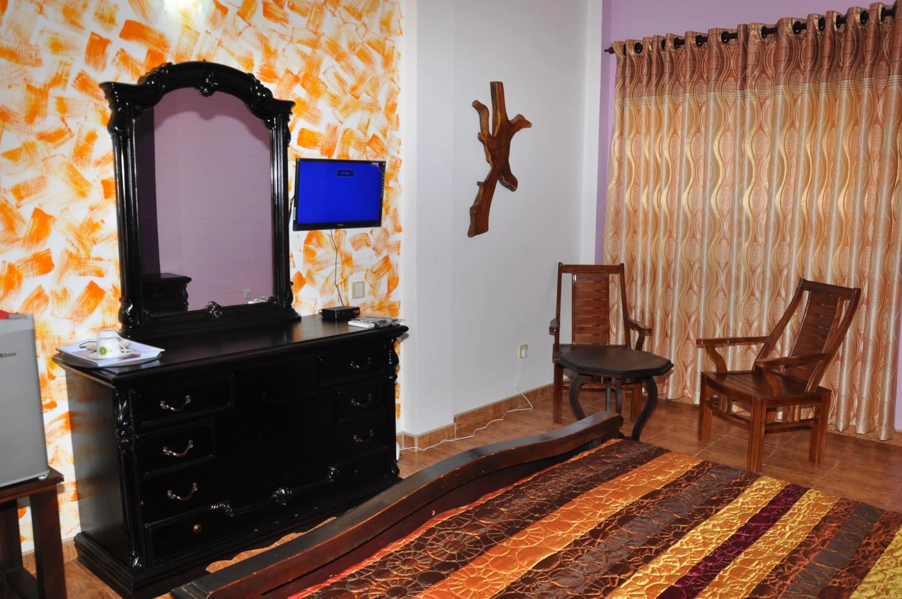 Decorative detail in Solomon Beach Hotel