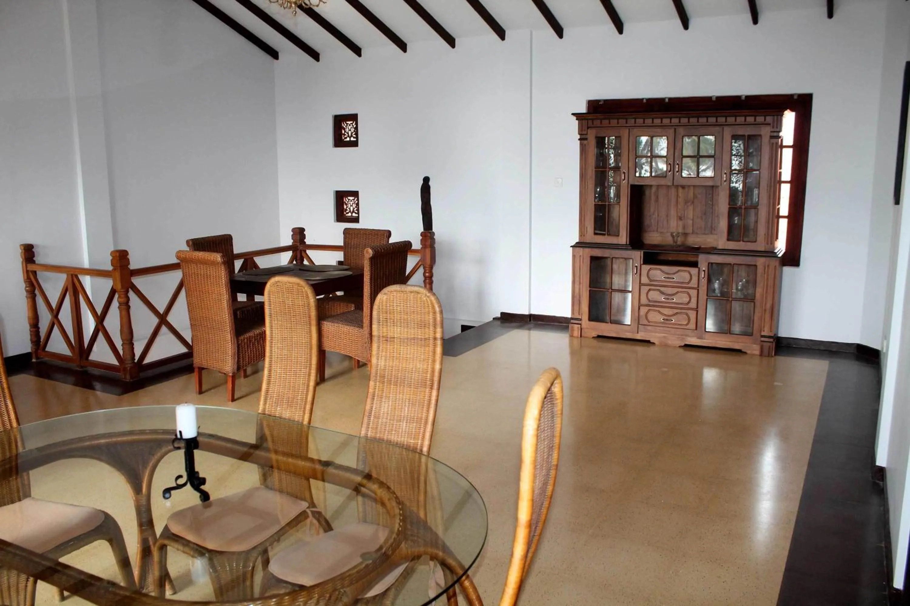 Lounge or bar in Solomon Beach Hotel