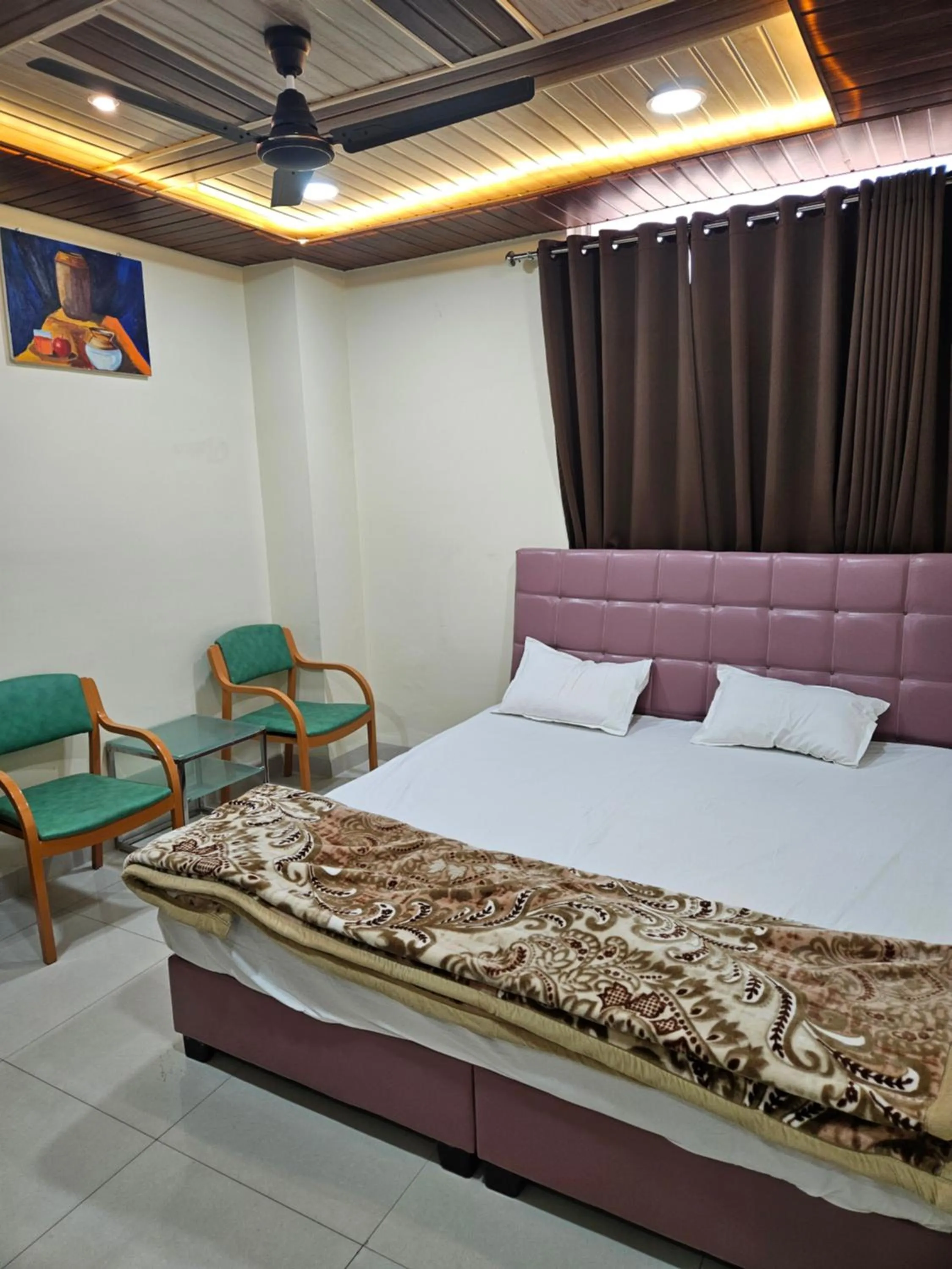 Photo of the whole room, Bed in Shri Shiv Ganga Bhakt Niwas