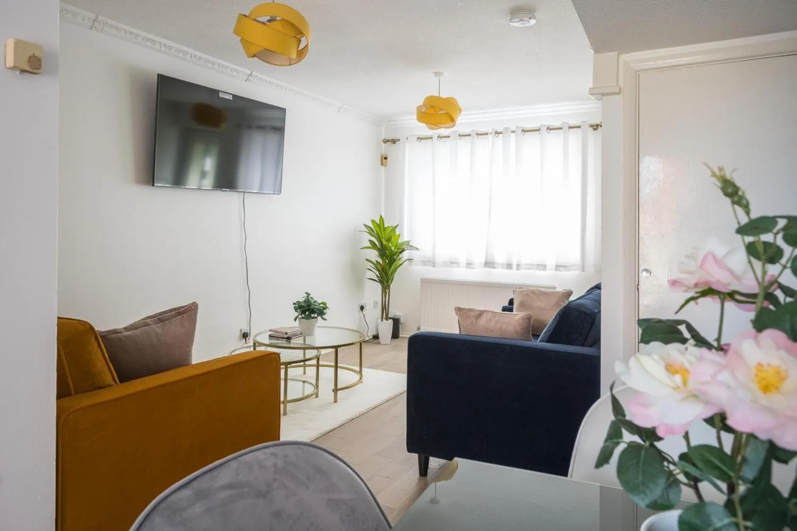 2-Bed House Sleeps 6 Parking