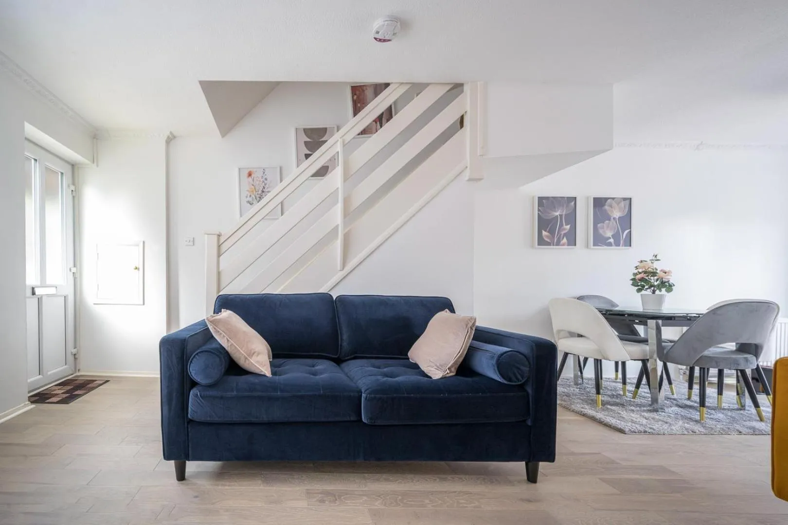 2-Bed House Sleeps 6 Parking
