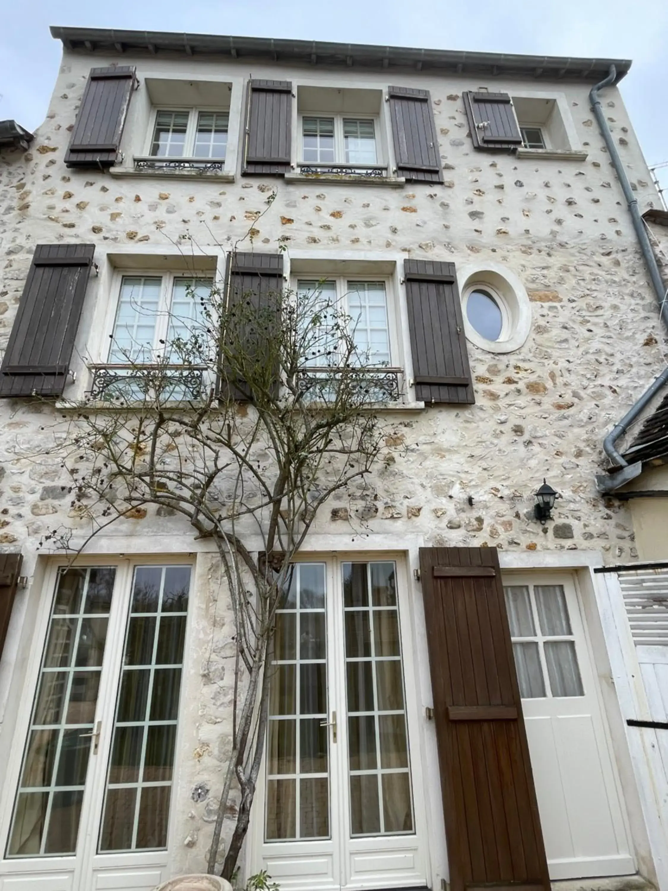 Le Nid de Rochefort Le Nid de Rochefort