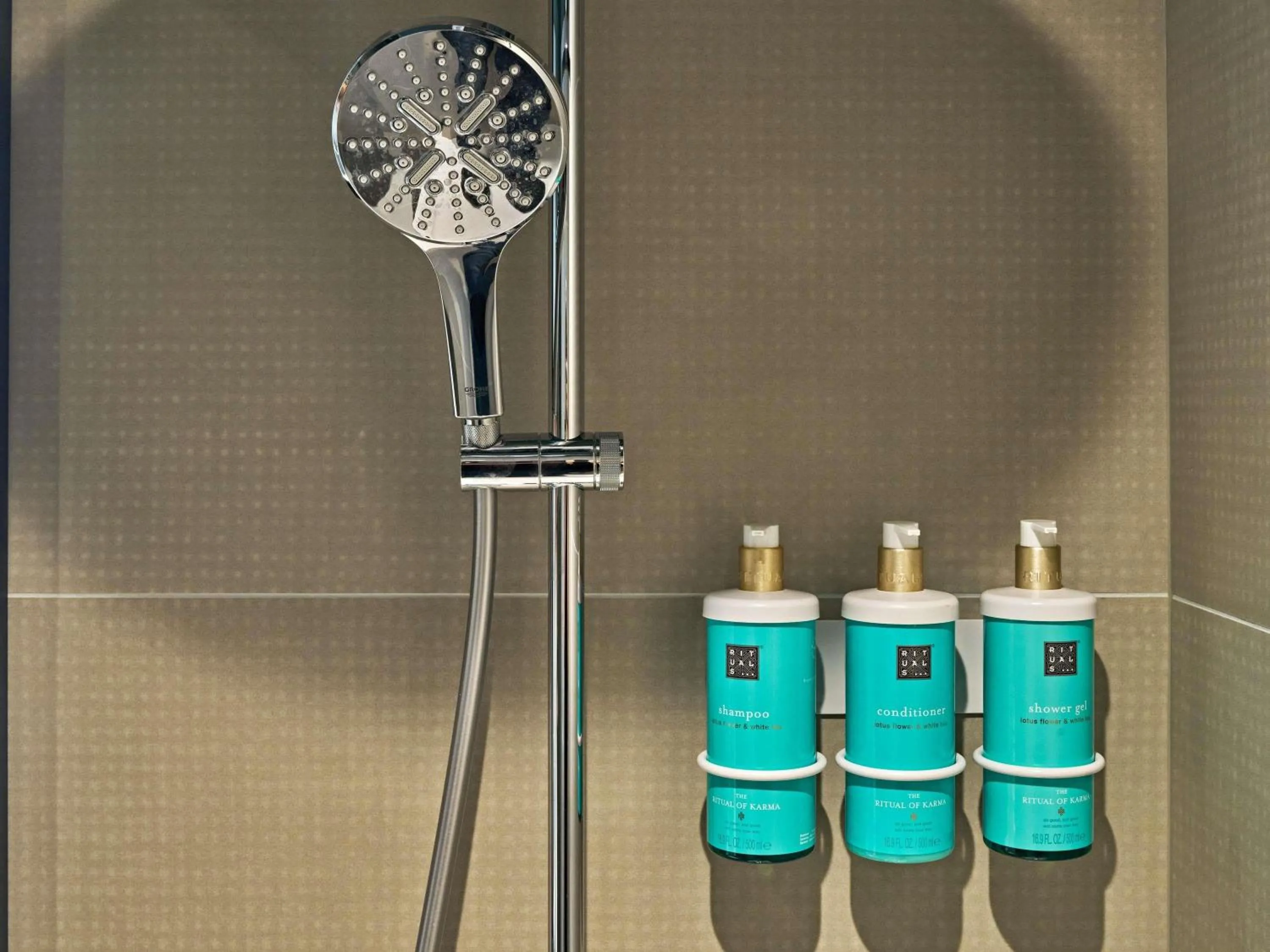 Bedroom in Novotel Rouen Centre Cathédrale