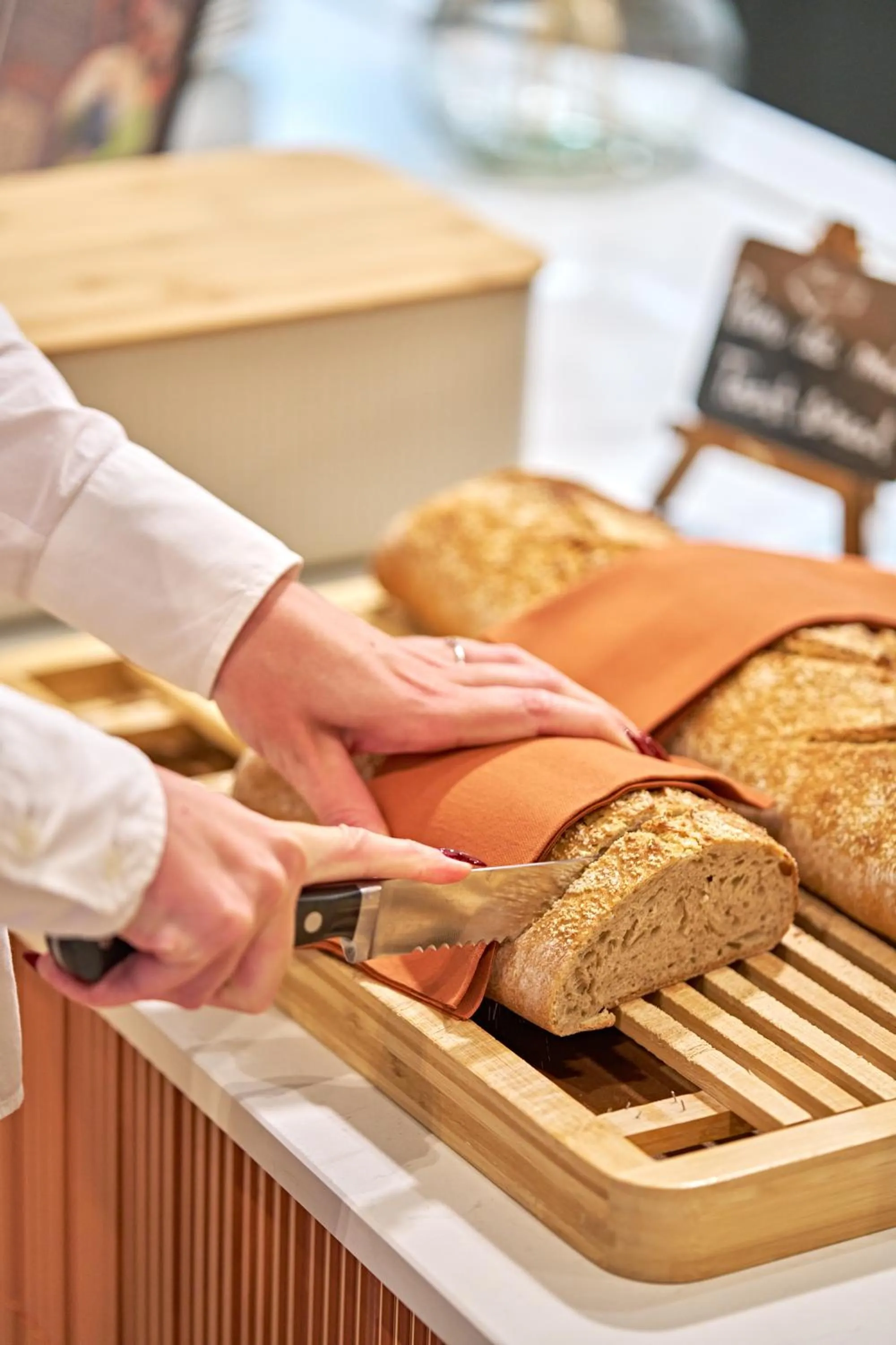 Restaurant/places to eat in Novotel Rouen Centre Cathédrale