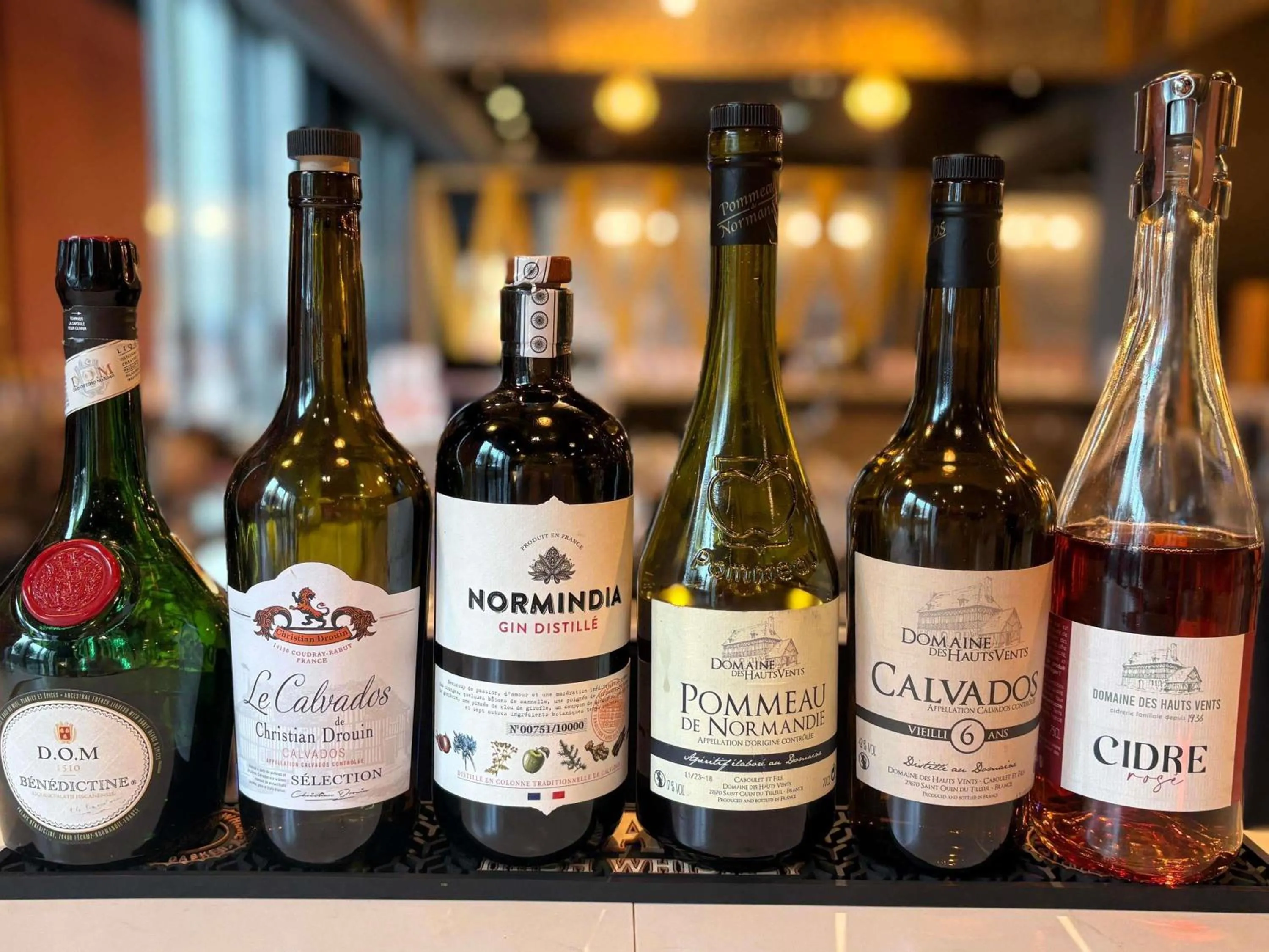 Lounge or bar in Novotel Rouen Centre Cathédrale