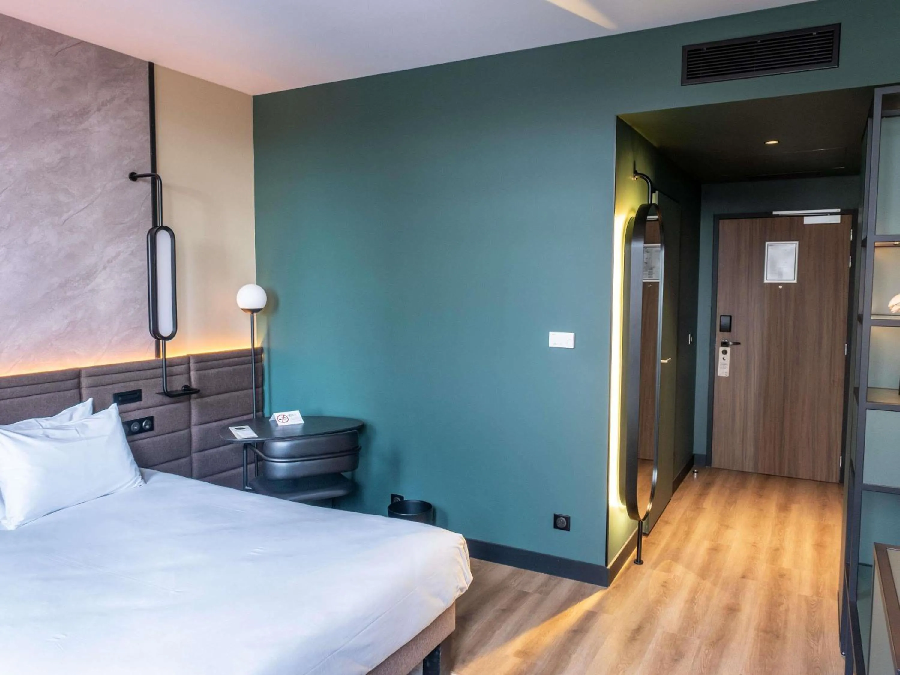 Bedroom, Bed in Novotel Rouen Centre Cathédrale