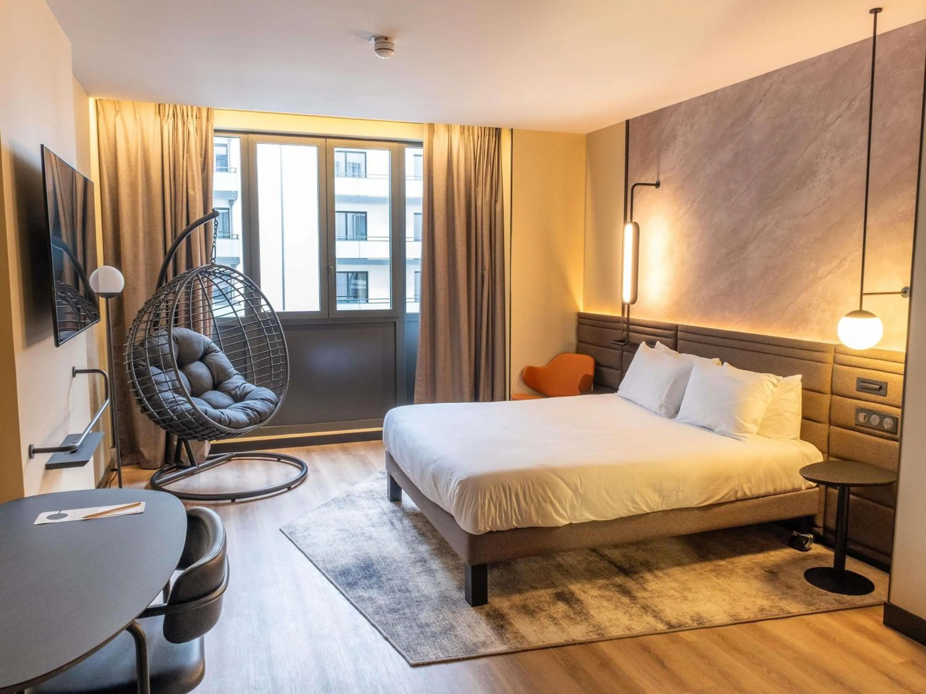 Bedroom, Bed in Novotel Rouen Centre Cathédrale