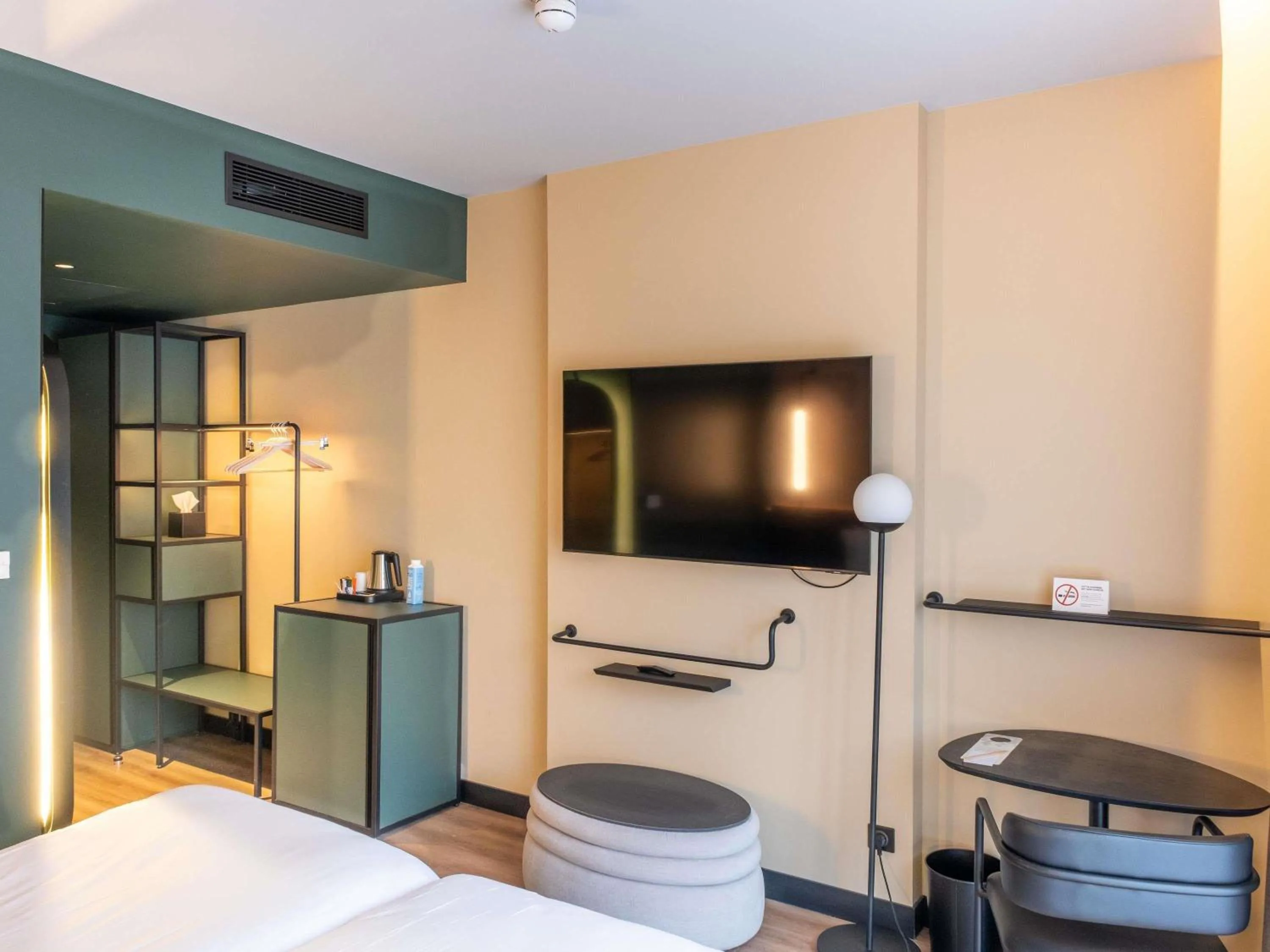 Bedroom, Bed in Novotel Rouen Centre Cathédrale