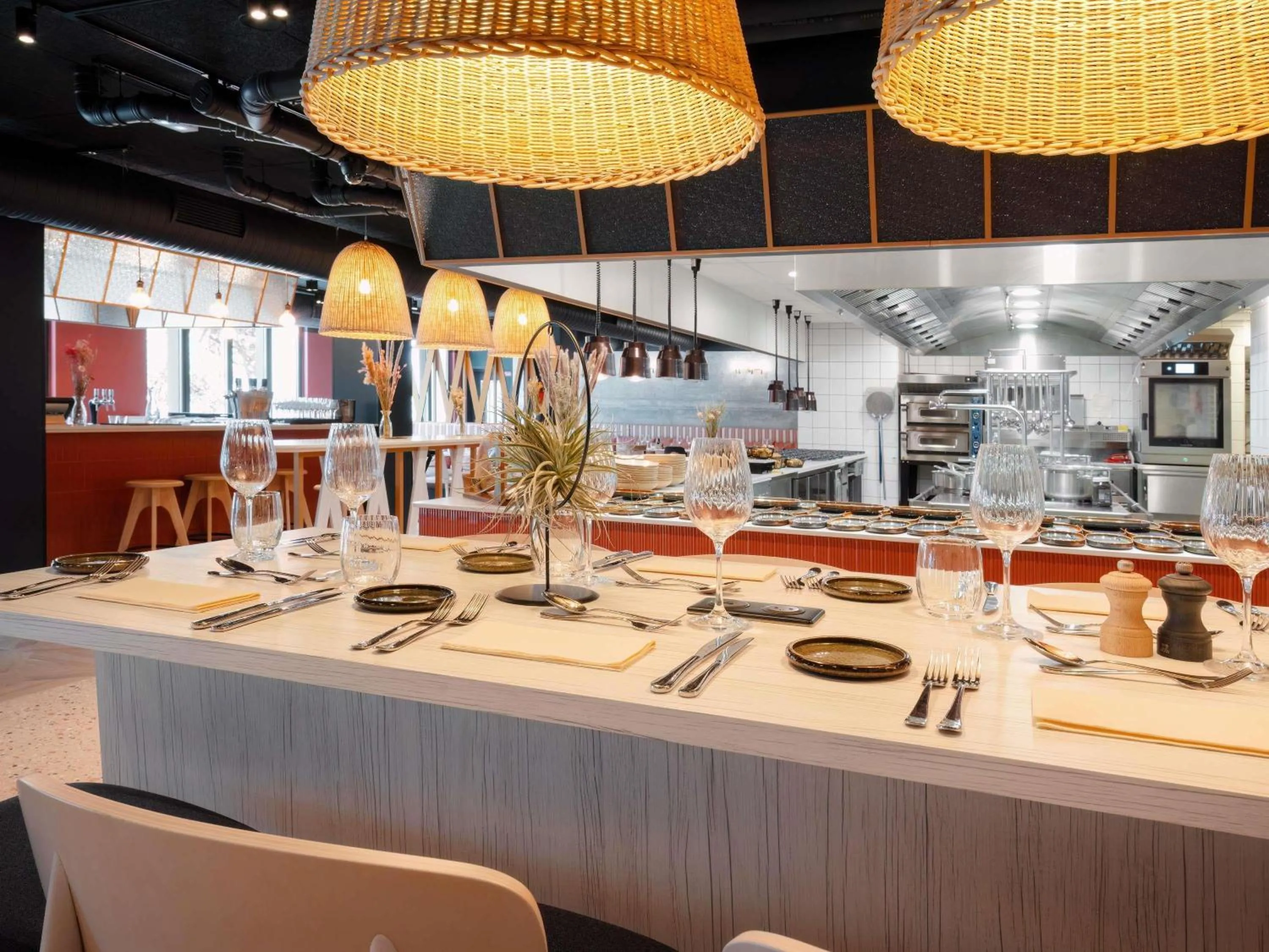 Restaurant/places to eat in Novotel Rouen Centre Cathédrale