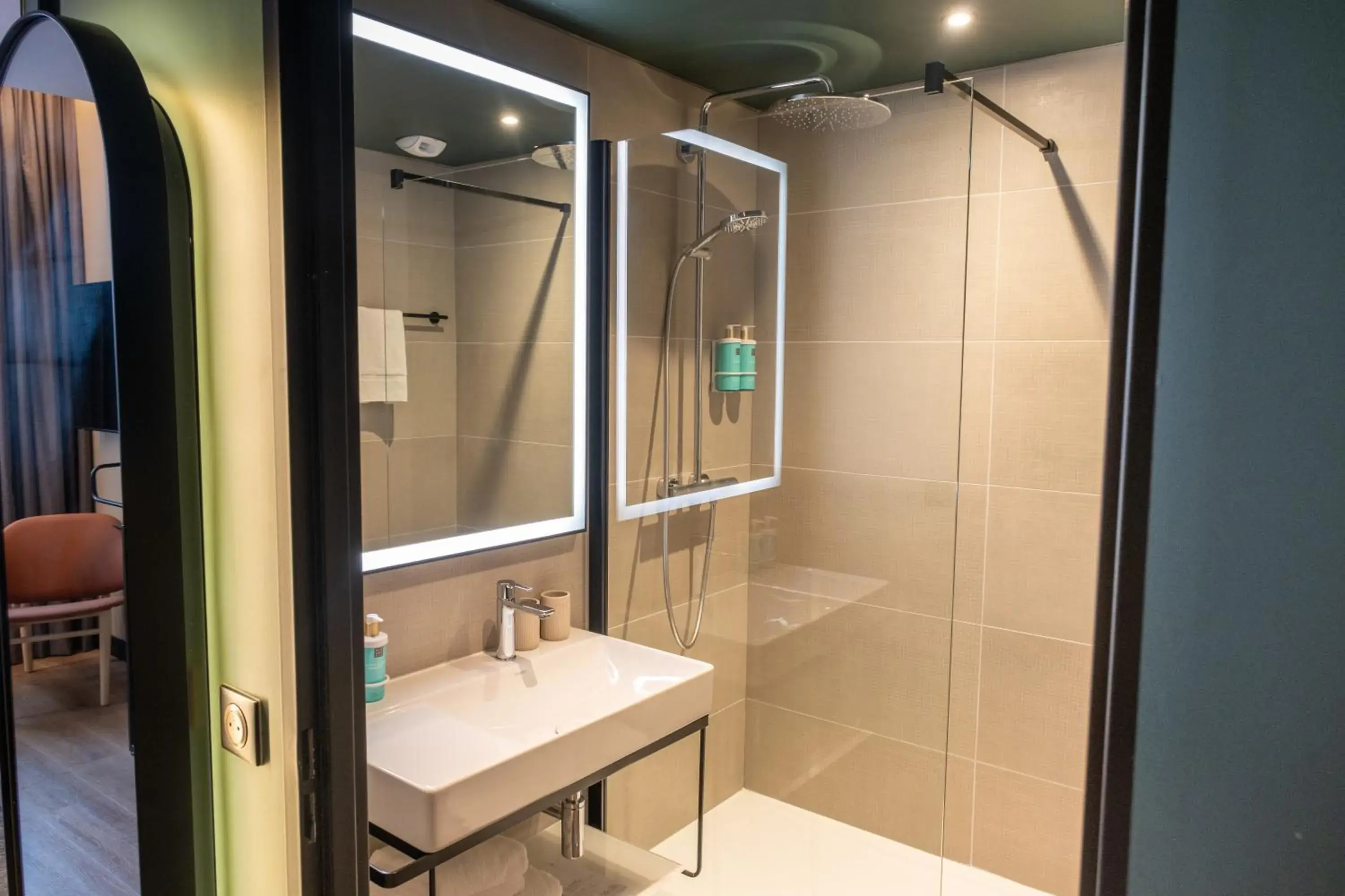 Classic room, courtyard view - 1 double bed in Novotel Rouen Centre Cathédrale Classic room, courtyard view - 1 double bed in Novotel Rouen Centre Cathédrale