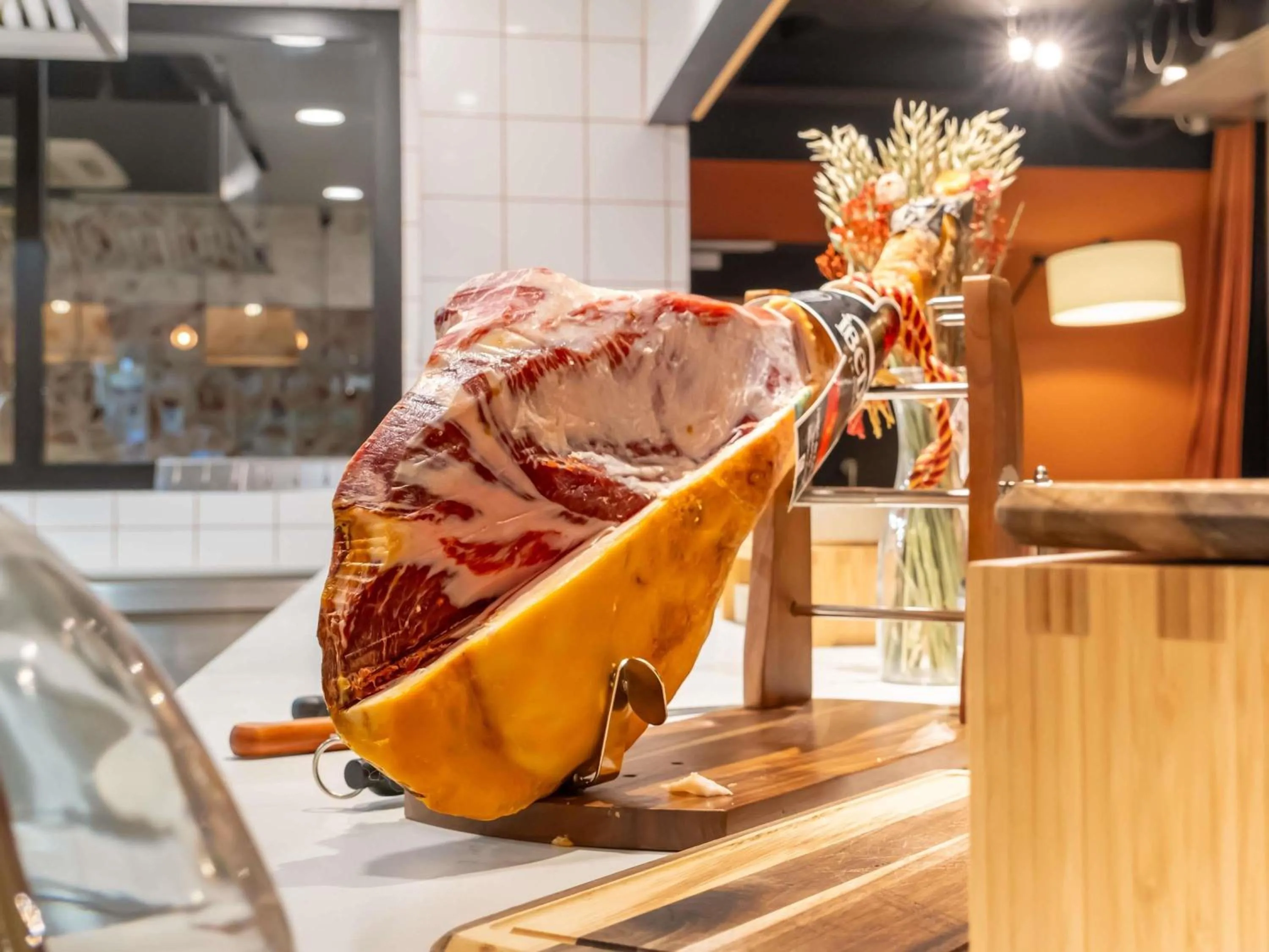 Lounge or bar in Novotel Rouen Centre Cathédrale