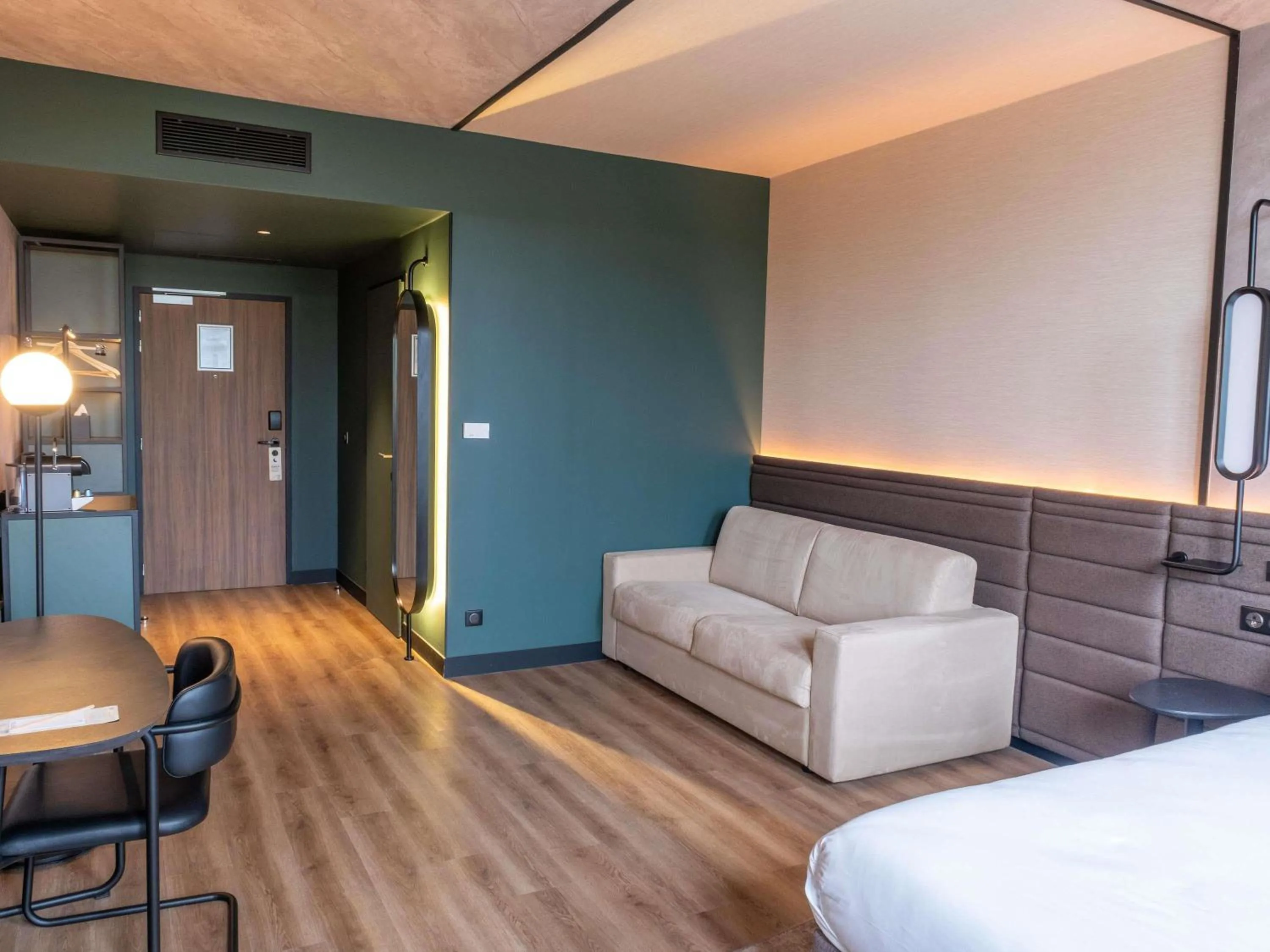 Bedroom, Bed in Novotel Rouen Centre Cathédrale