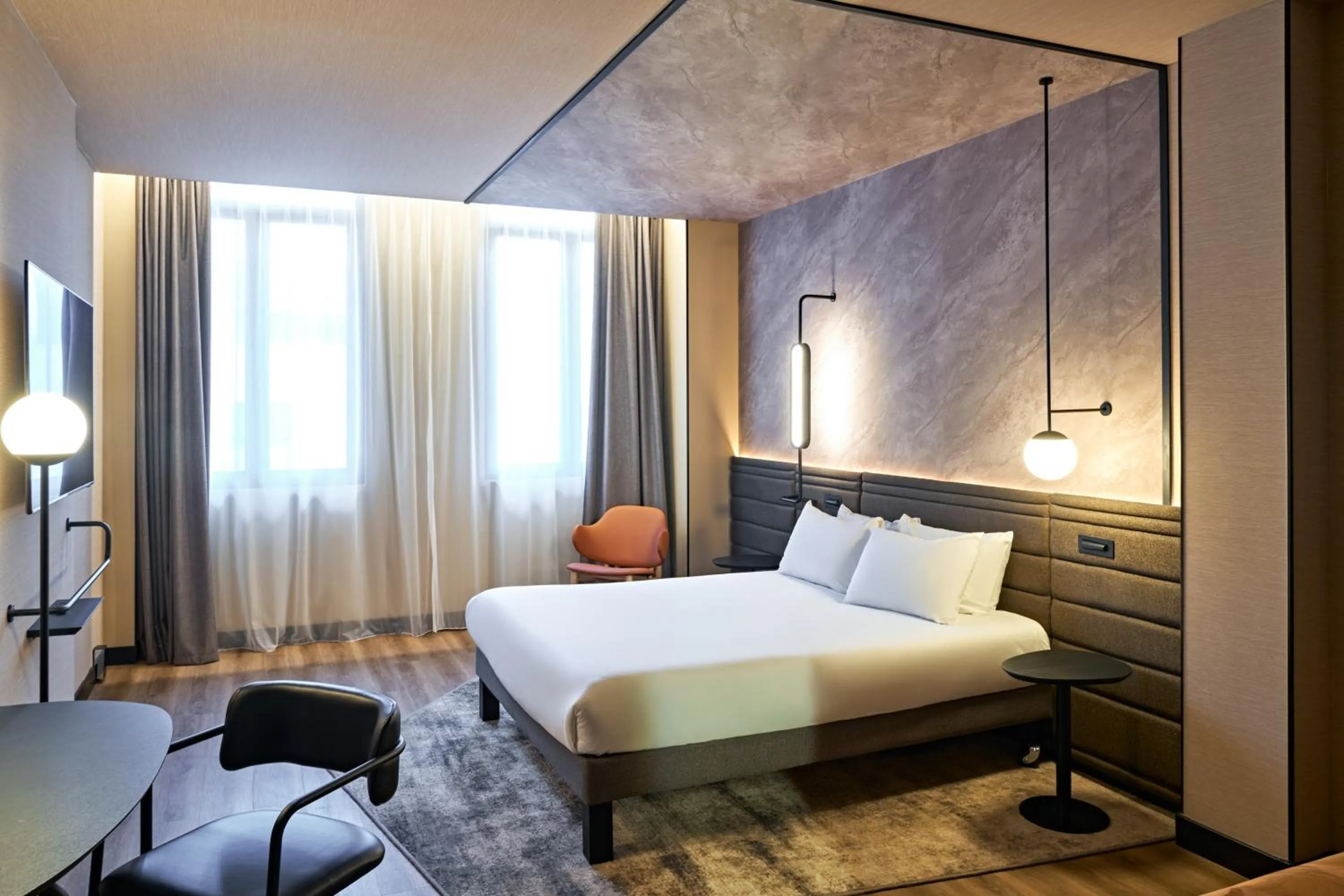 Bed in Novotel Rouen Centre Cathédrale