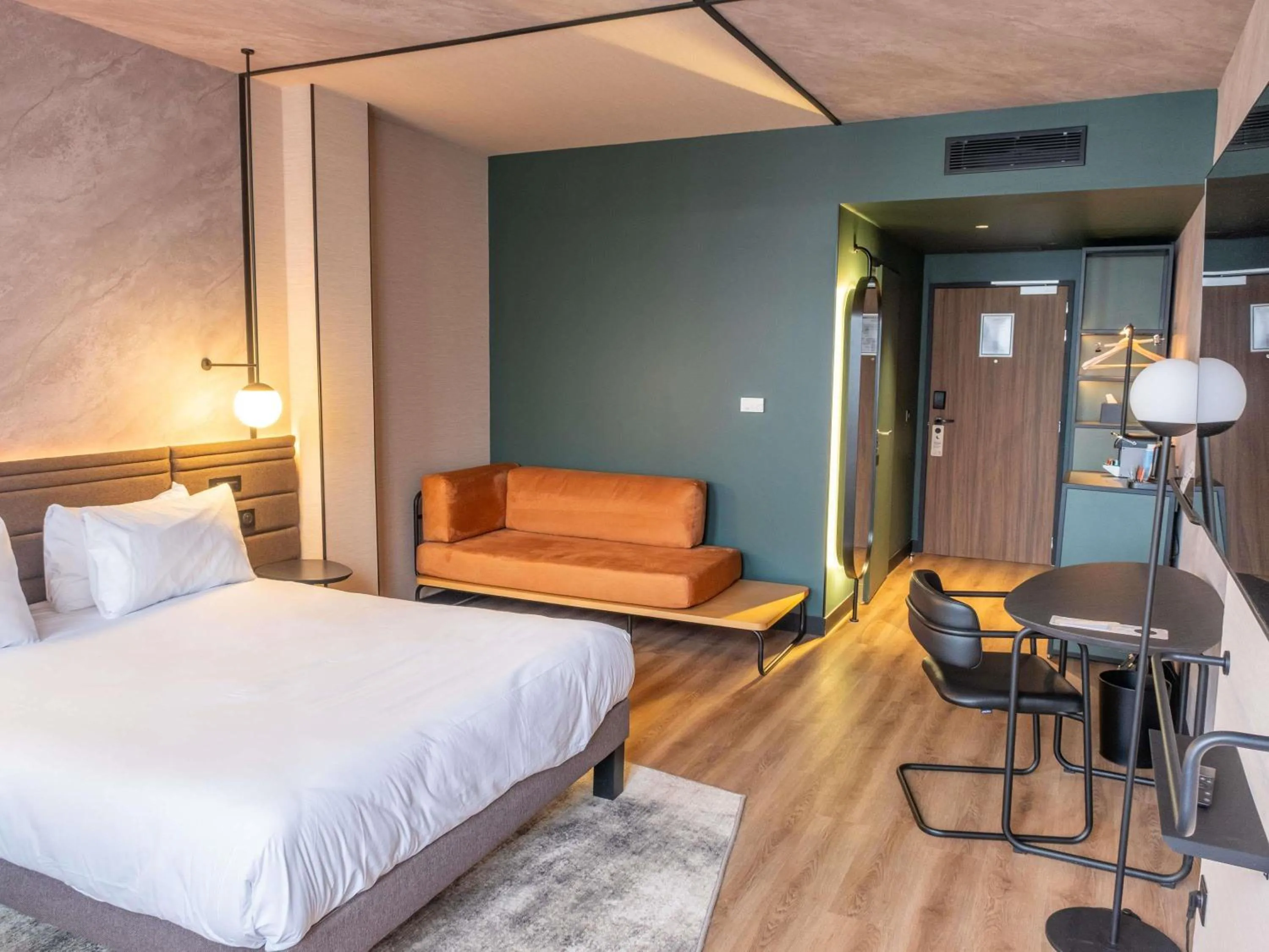 Bedroom, Bed in Novotel Rouen Centre Cathédrale