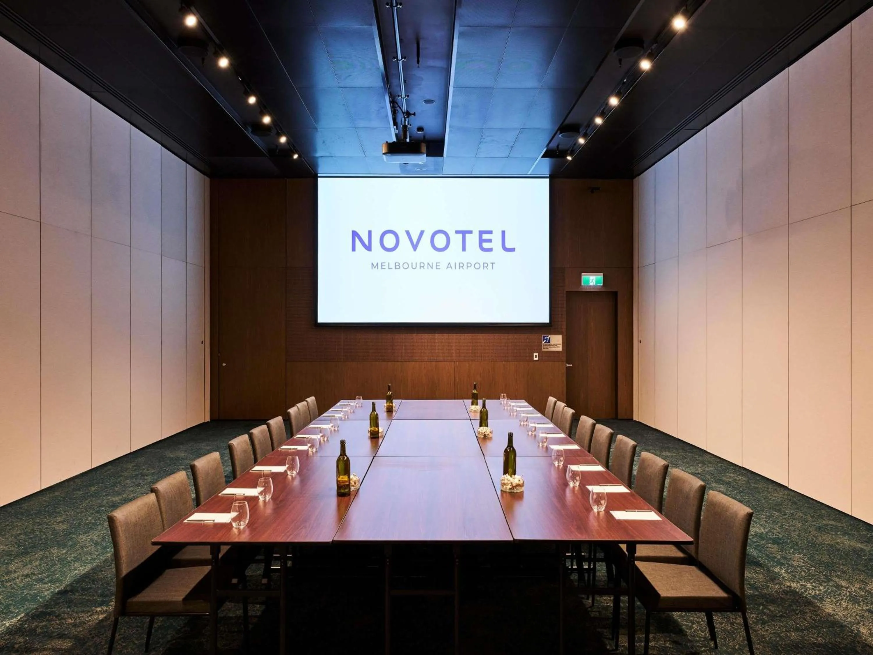 Meeting/conference room in Novotel Melbourne Airport