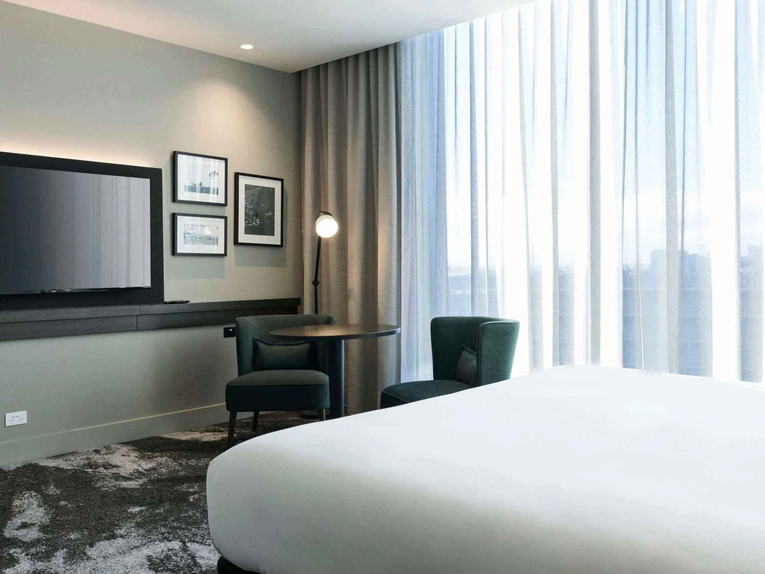 Bedroom, Bed in Novotel Melbourne Airport