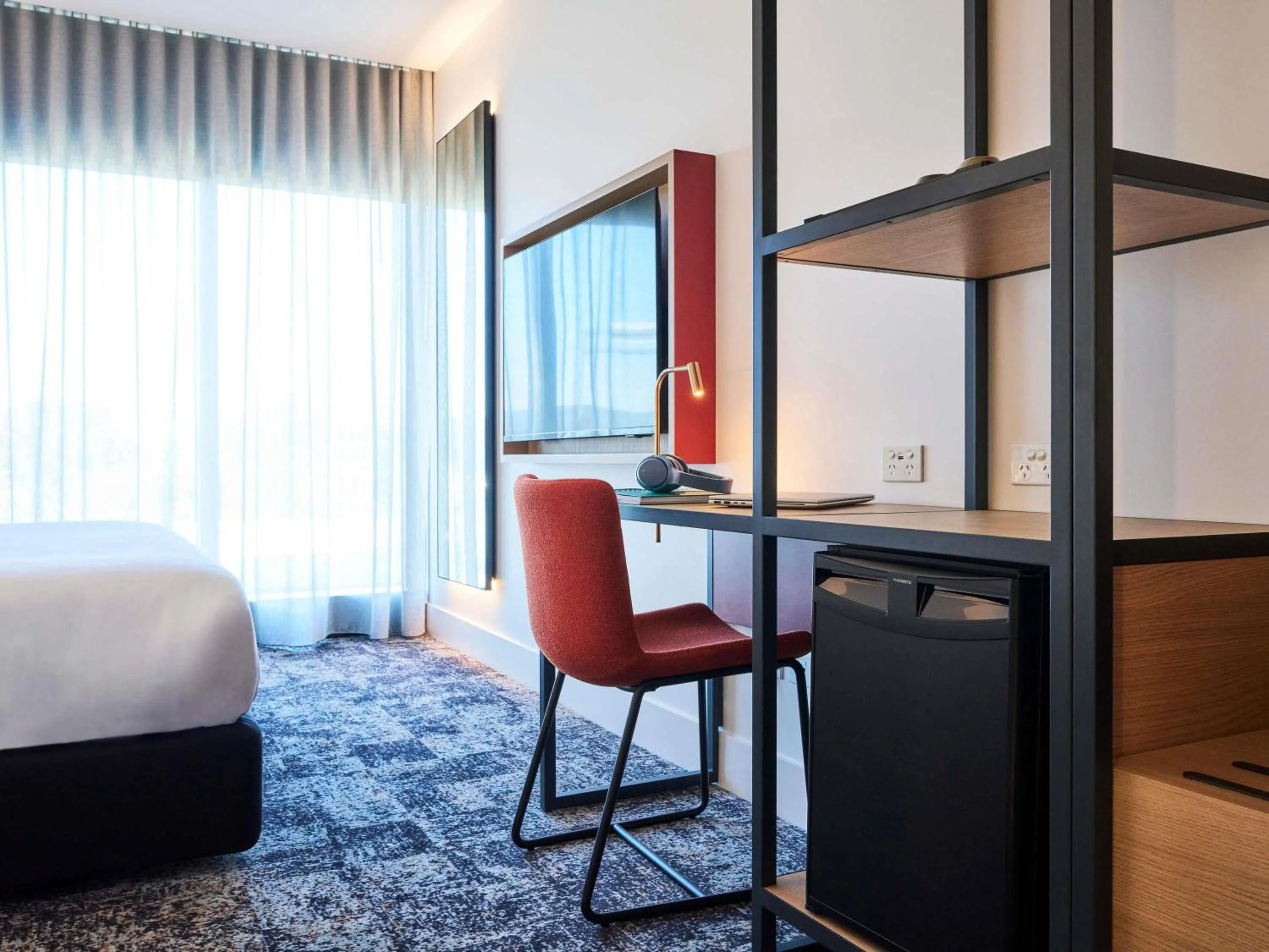 Bedroom, Bed in ibis Styles Melbourne Airport