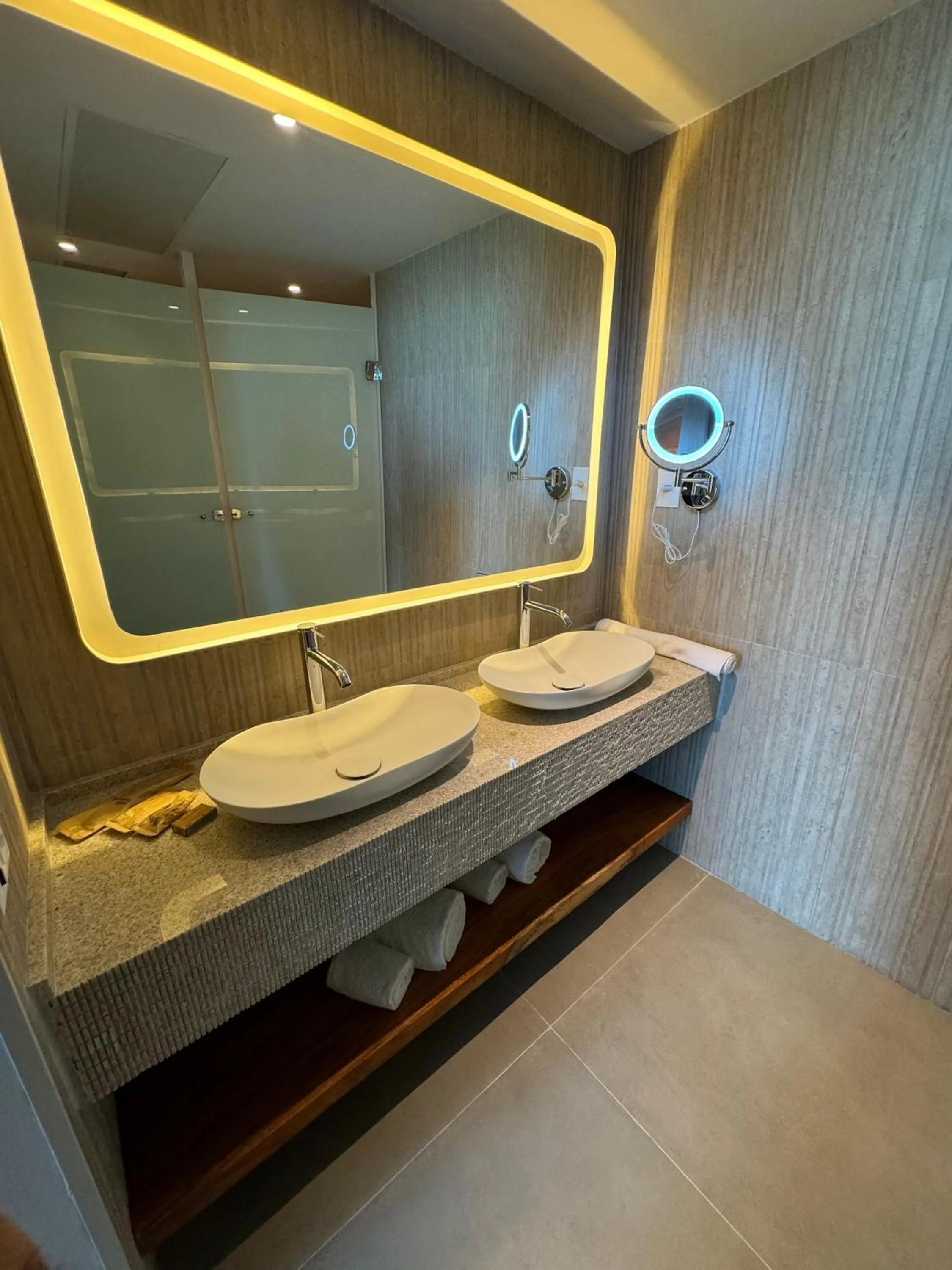 Bathroom in Novotel Recife Marina