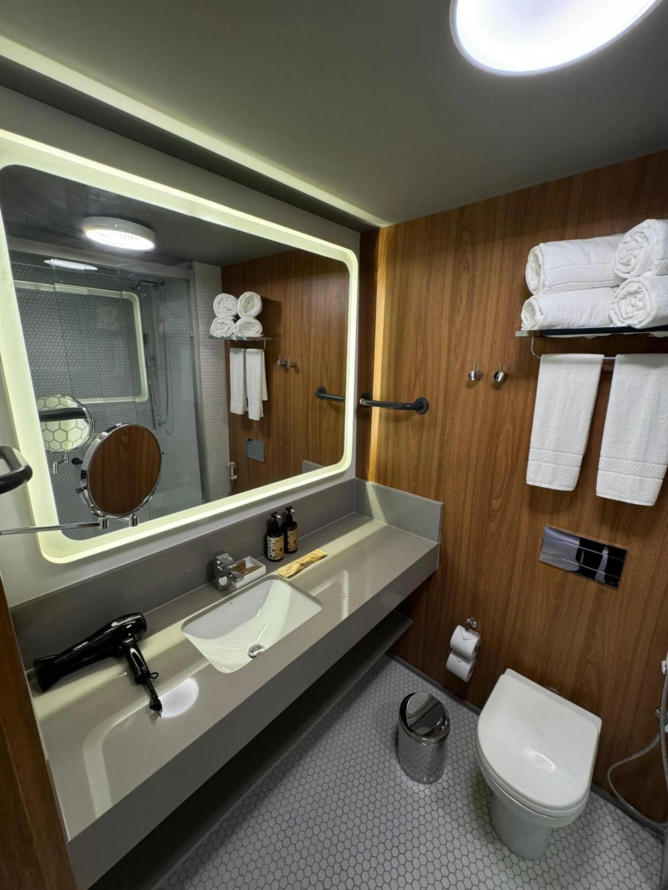 Toilet in Novotel Recife Marina