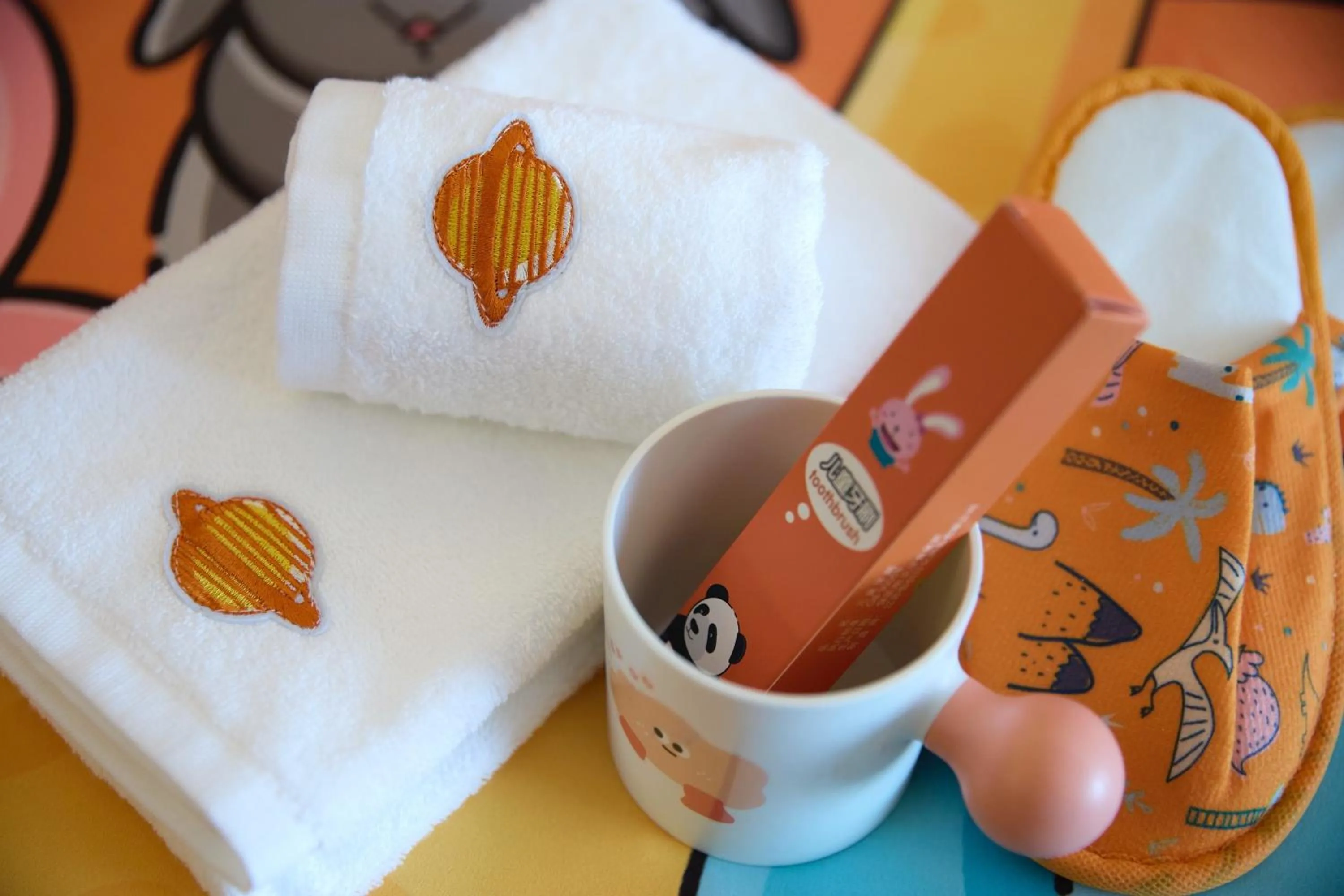 towels, Bed in Mercure Yiwu International Trade City