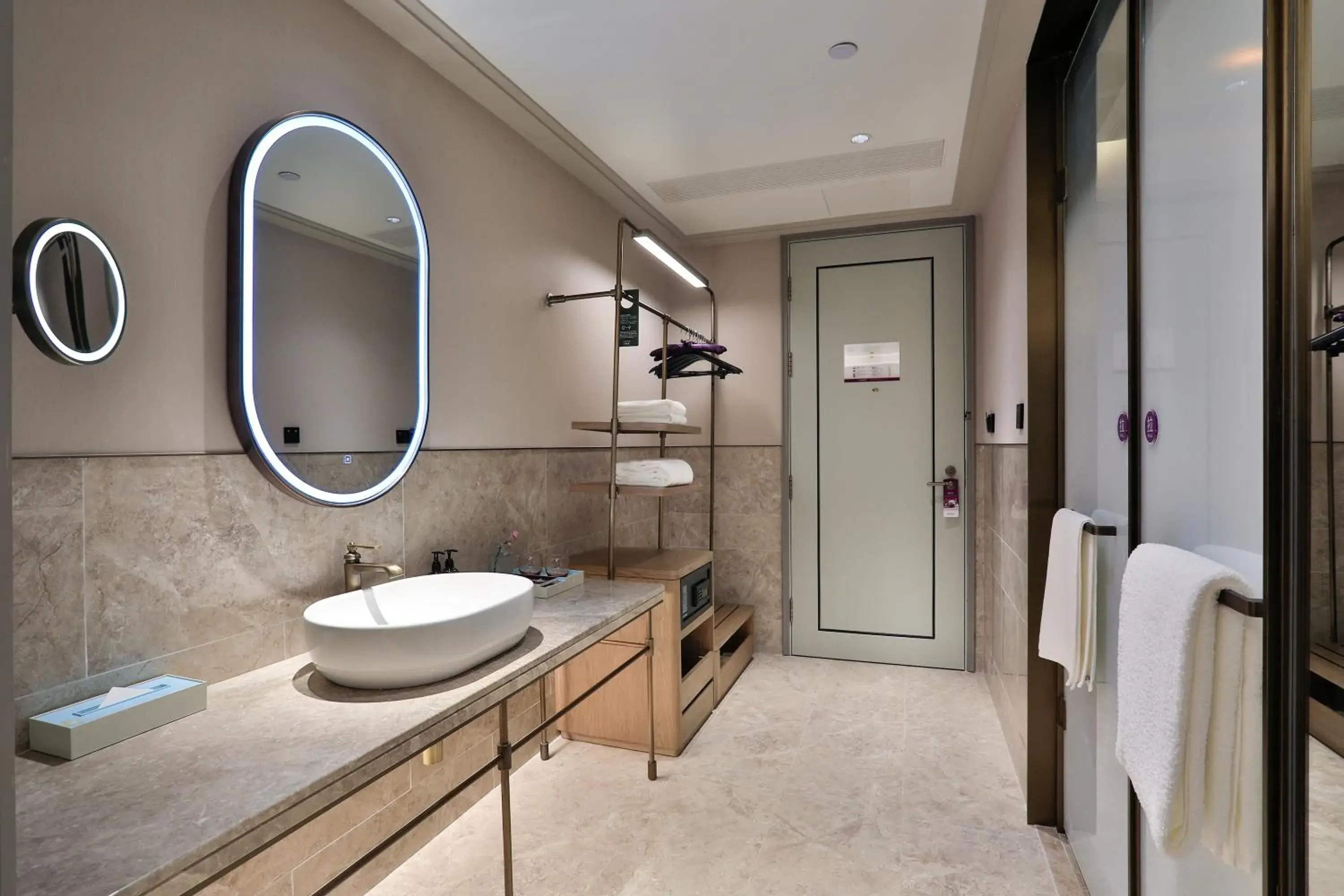 Superior King Room in Mercure Hangzhou Xixi Zijingang Superior King Room in Mercure Hangzhou Xixi Zijingang