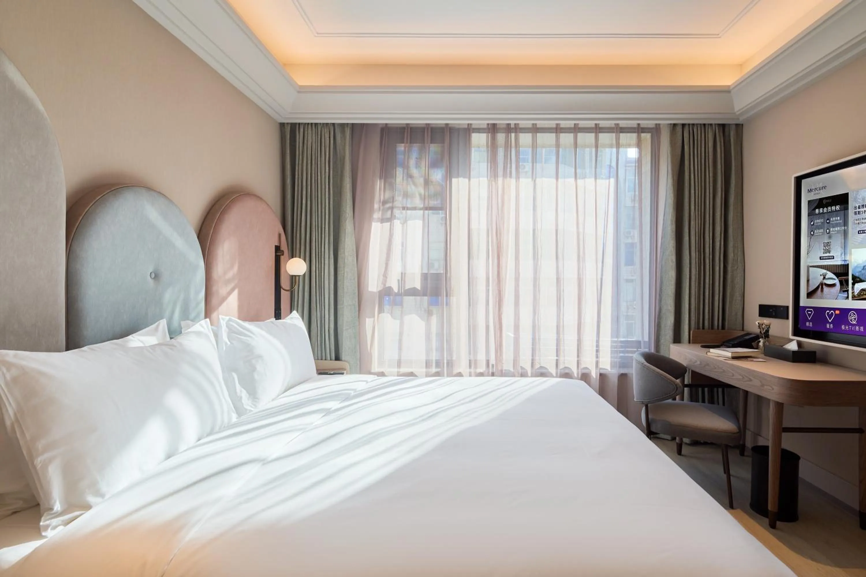 Bed in Mercure Xi'an History Museum