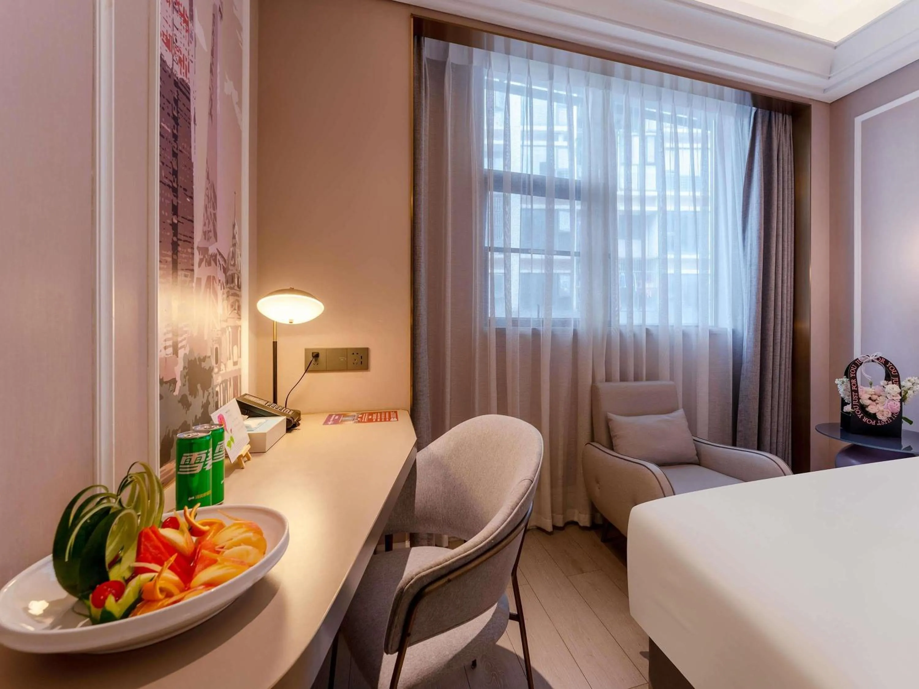 Bedroom, Bed in Mercure Shenzhen Nanshan