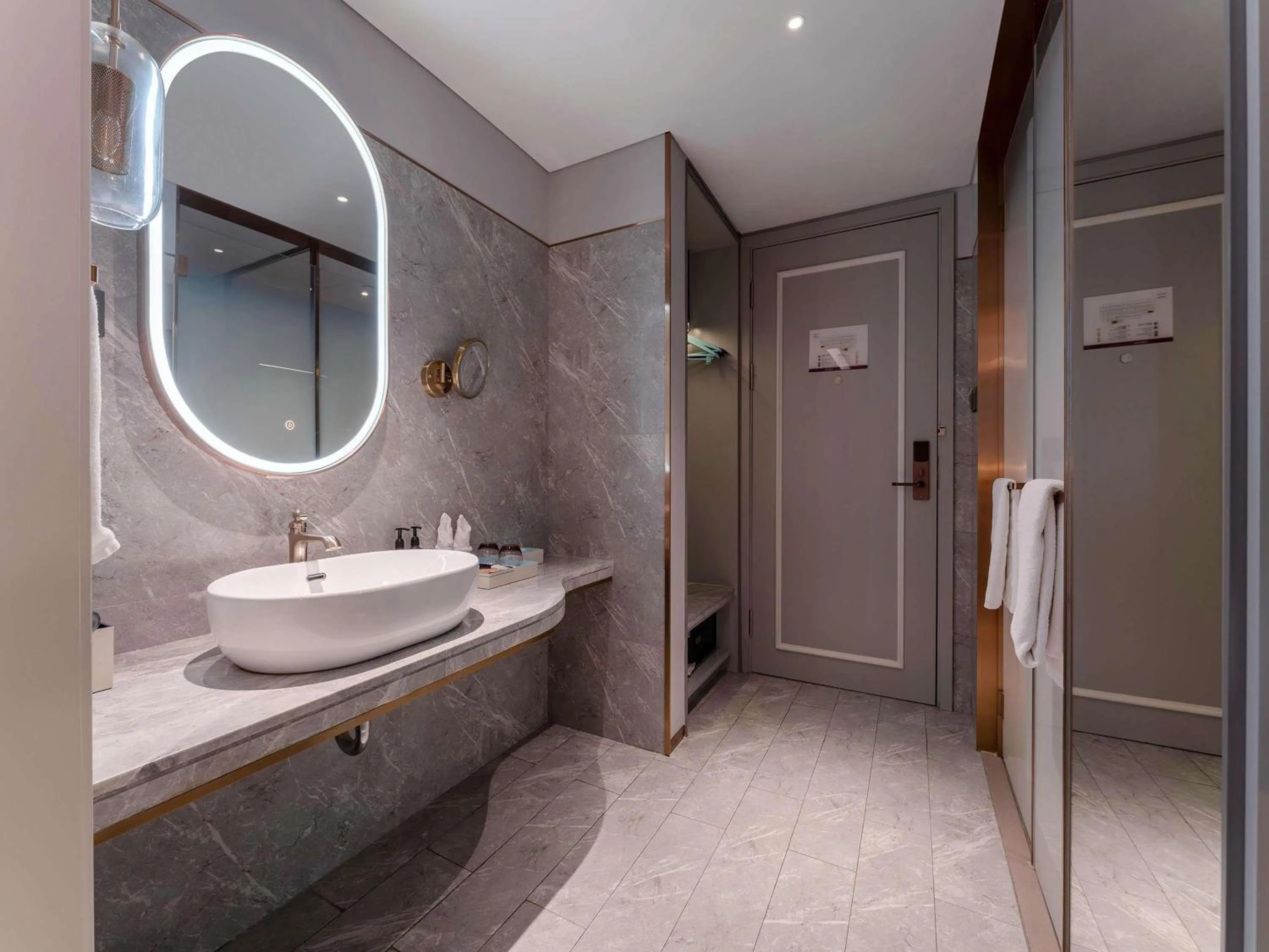 Bedroom in Mercure Shenzhen Nanshan