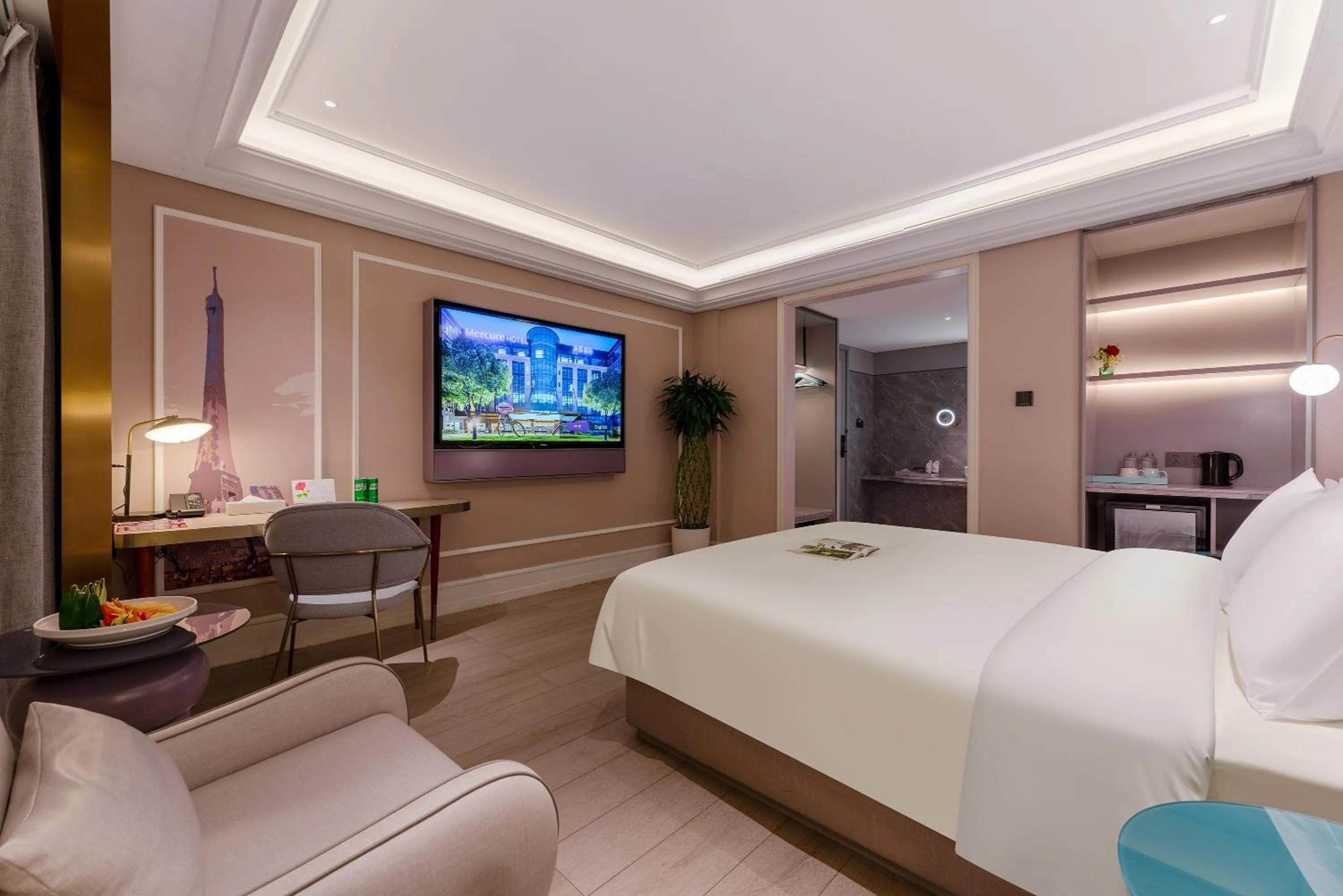 Bedroom, Bed in Mercure Shenzhen Nanshan