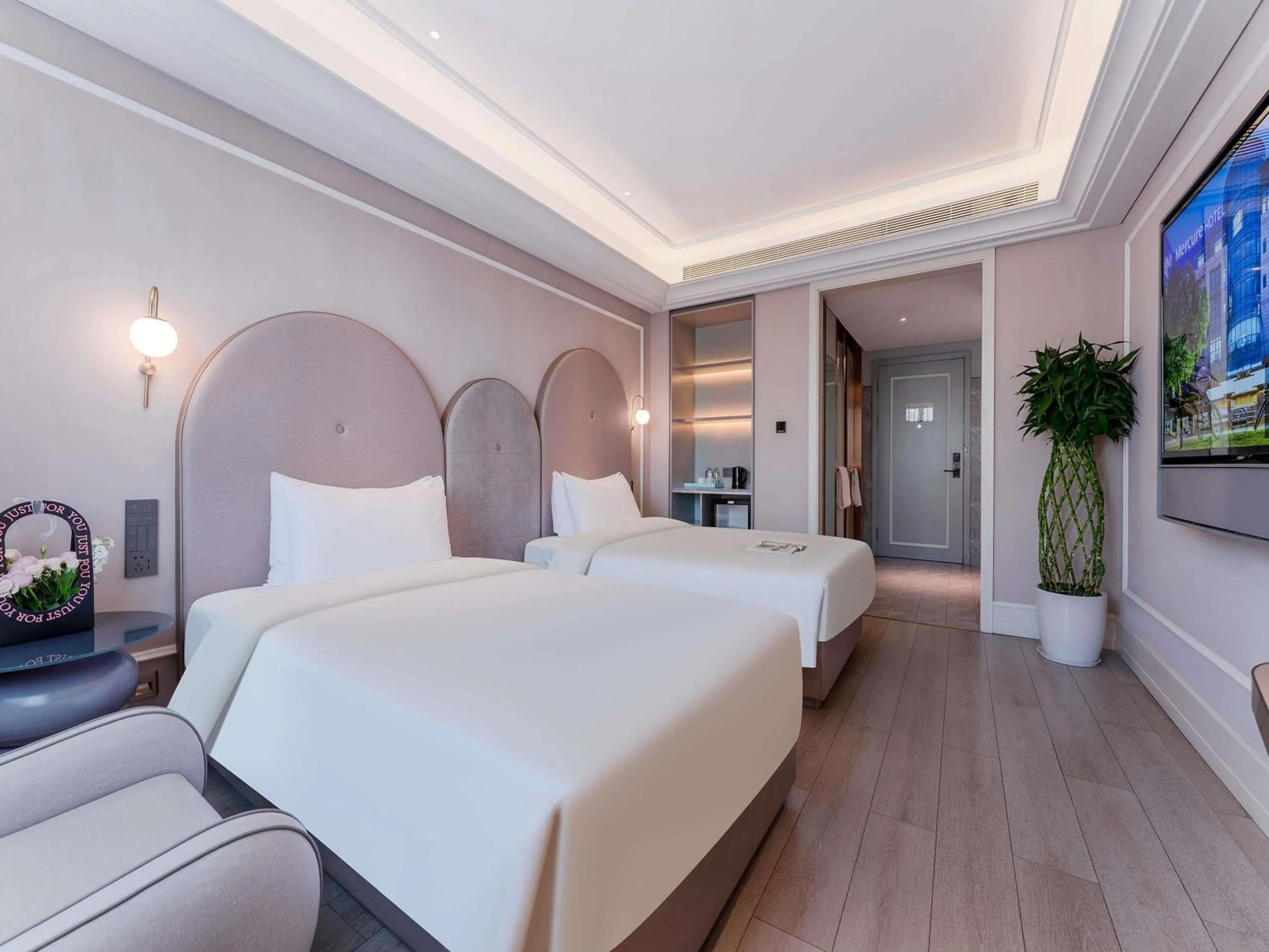 Bedroom, Bed in Mercure Shenzhen Nanshan