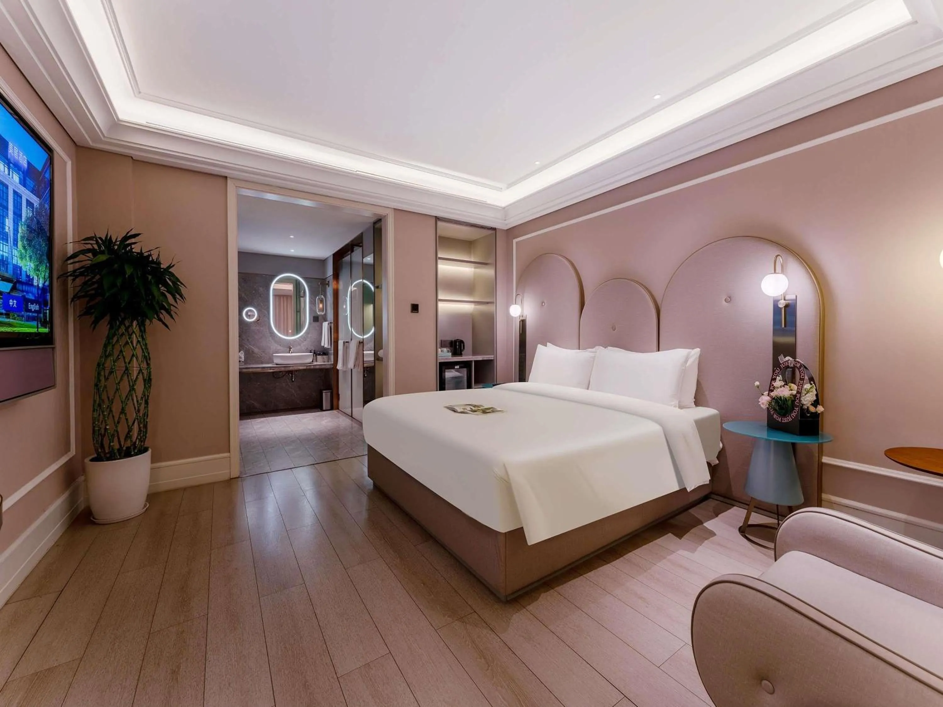 Bedroom, Bed in Mercure Shenzhen Nanshan