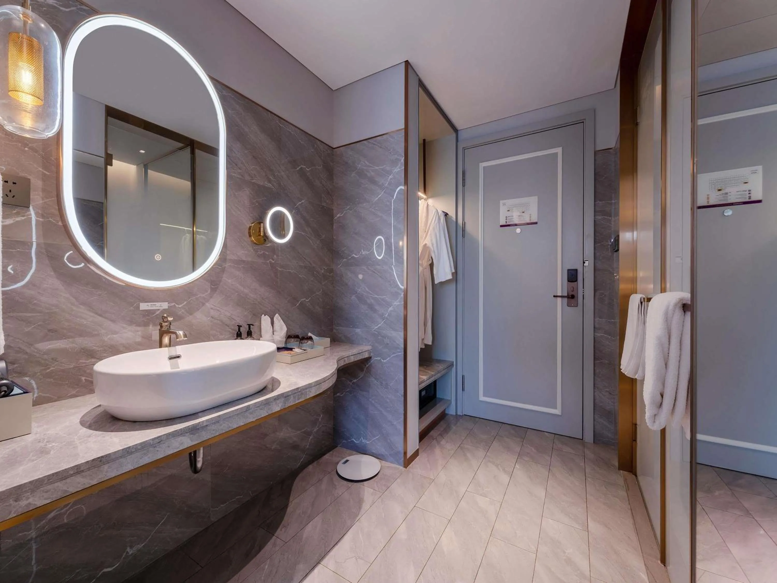 Bedroom in Mercure Shenzhen Nanshan