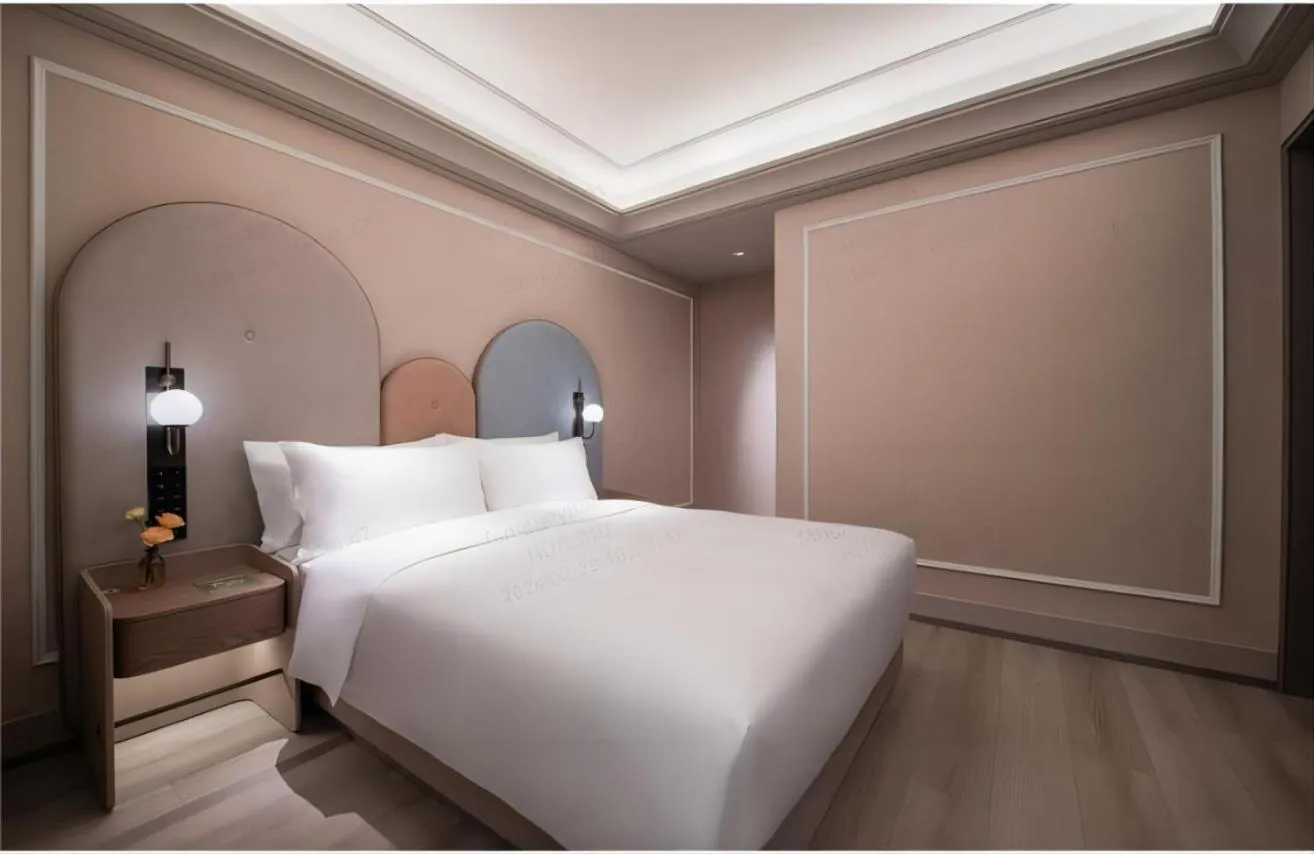 Bed in Mercure Suzhou Shilu Shantang