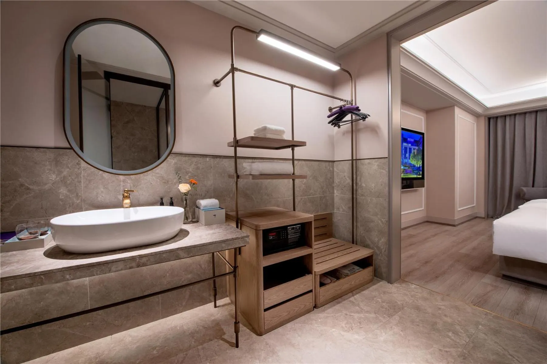 Bed in Mercure Suzhou Shilu Shantang