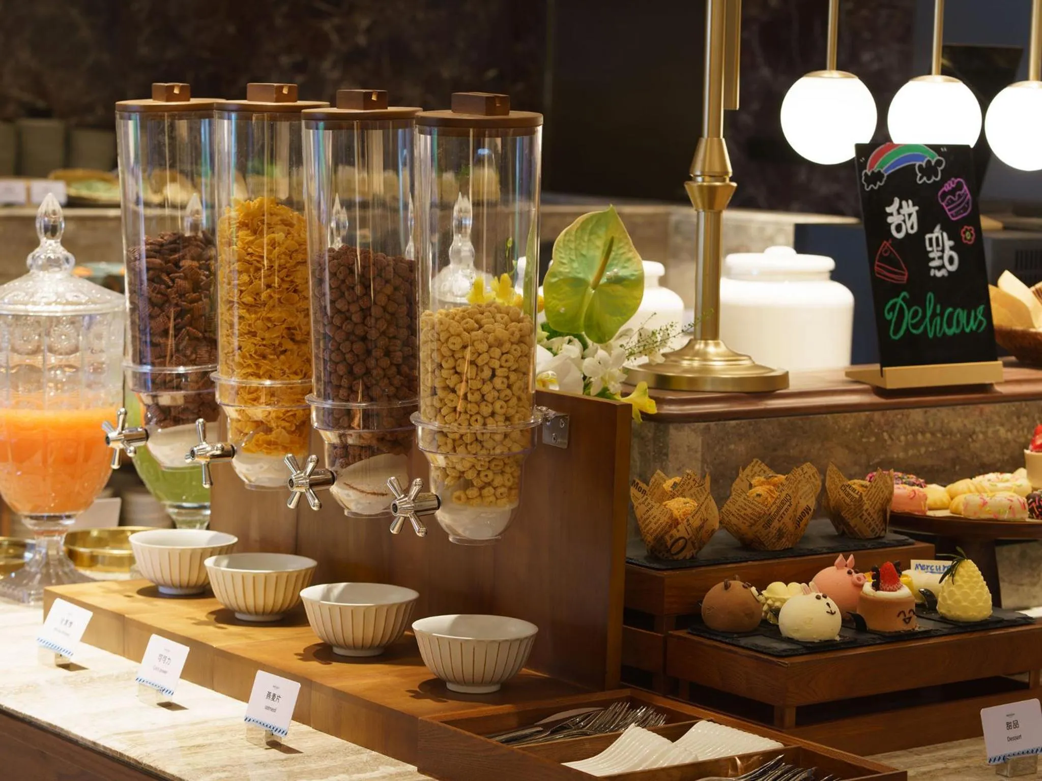 Restaurant/places to eat in Mercure Xi'an Stadium Hotel