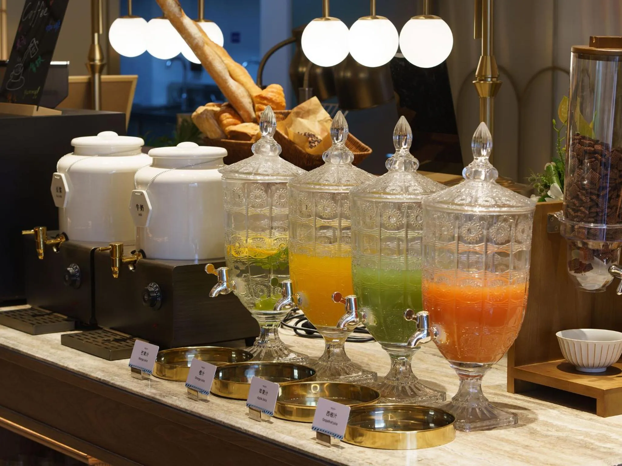 Restaurant/places to eat in Mercure Xi'an Stadium Hotel