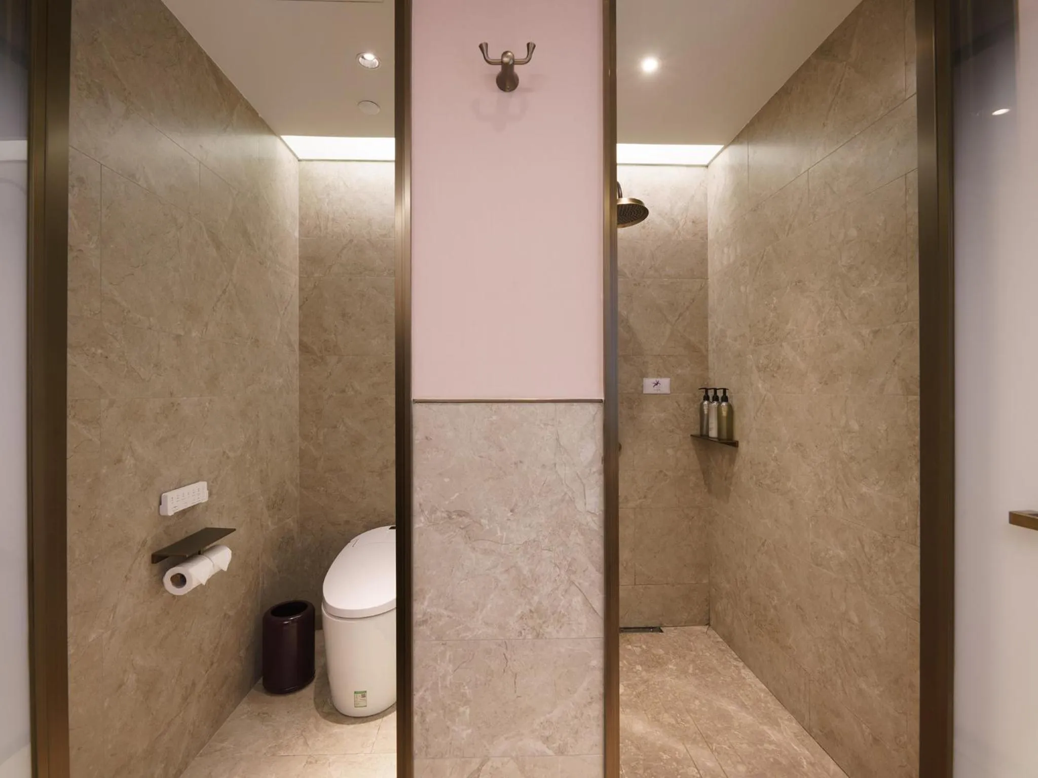 Toilet in Mercure Xi'an Stadium Hotel