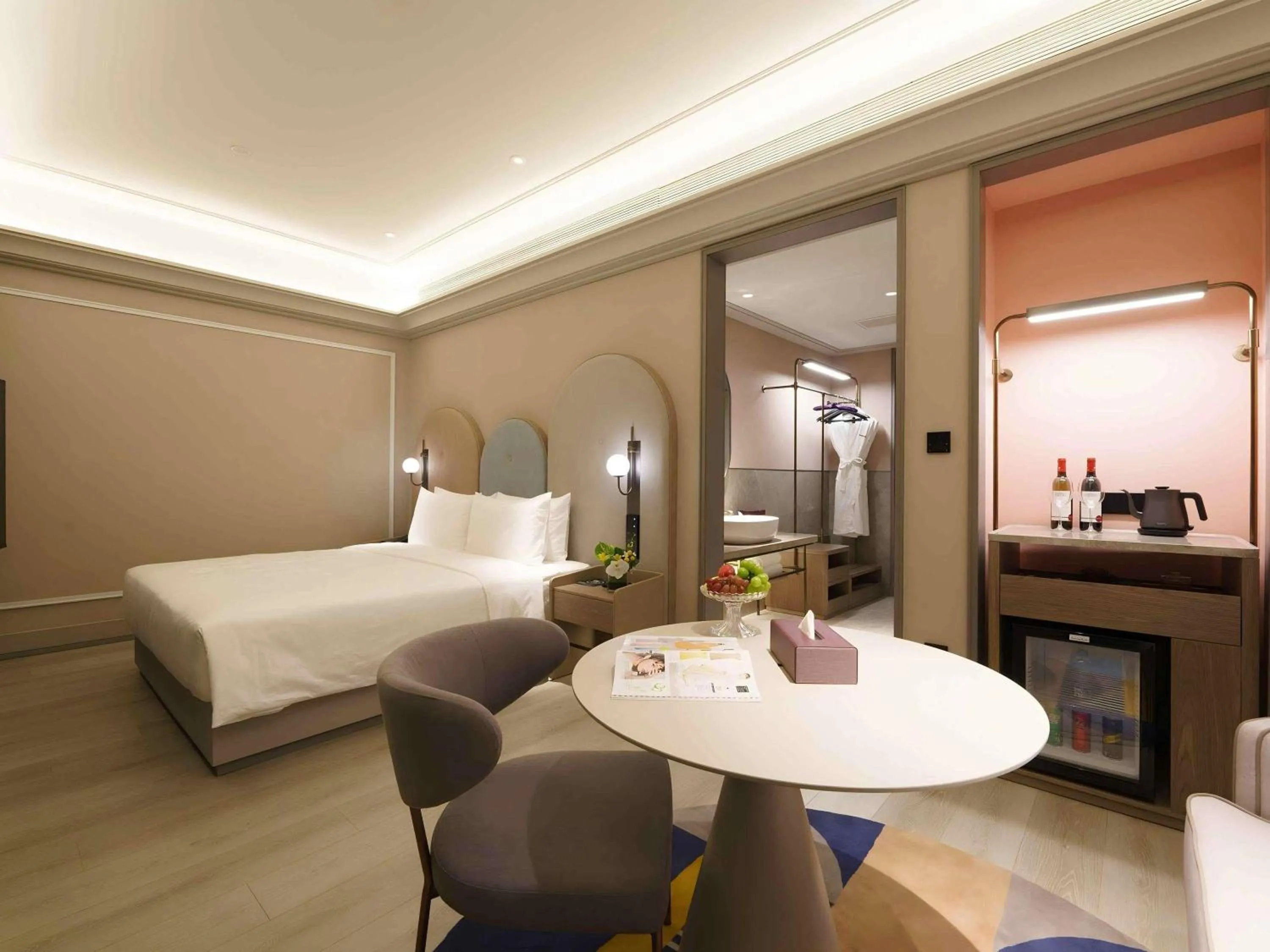 Bedroom, Bed in Mercure Xi'an Stadium Hotel