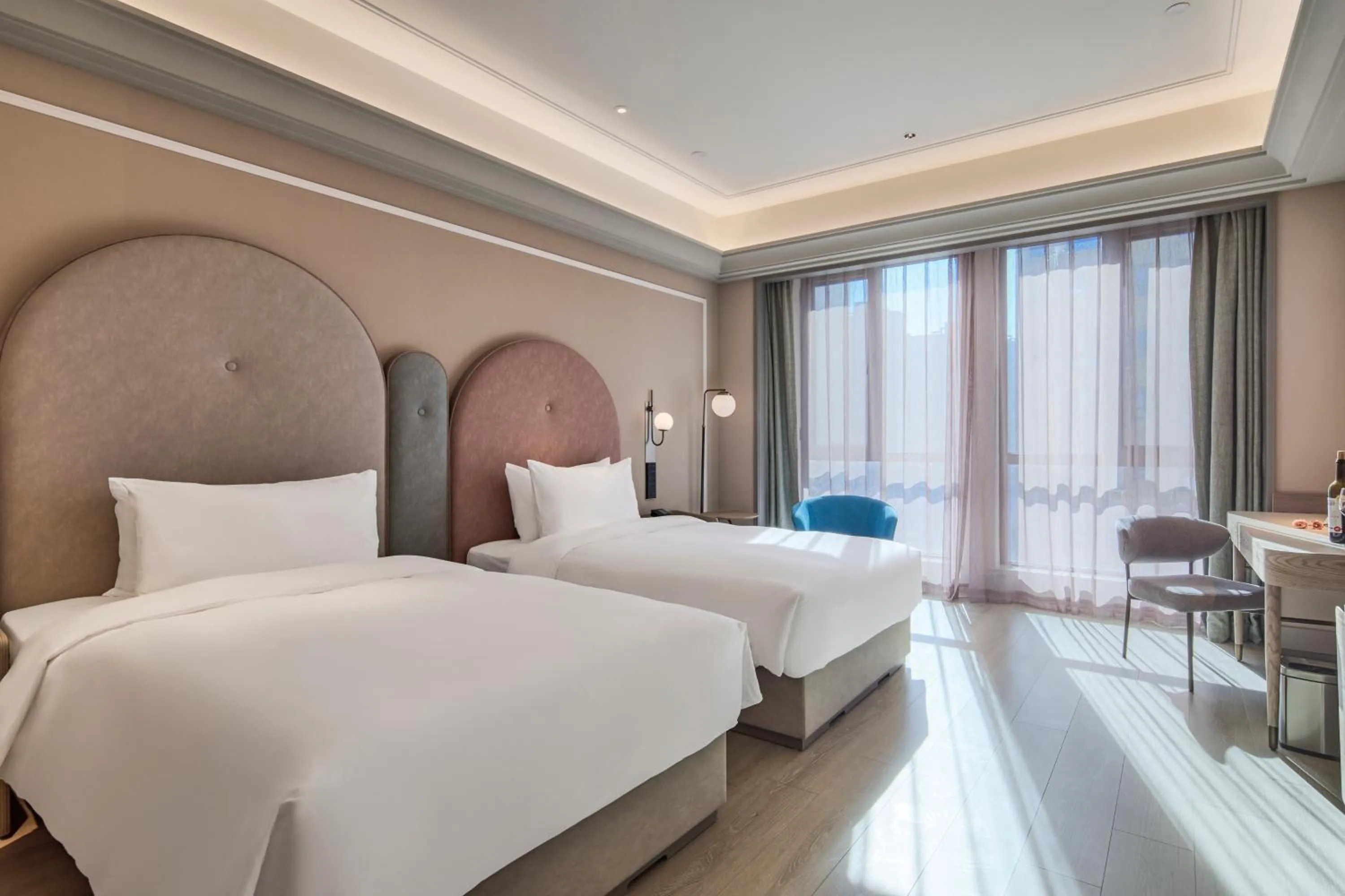 Property building, Bed in Mercure Xi'an Chanba
