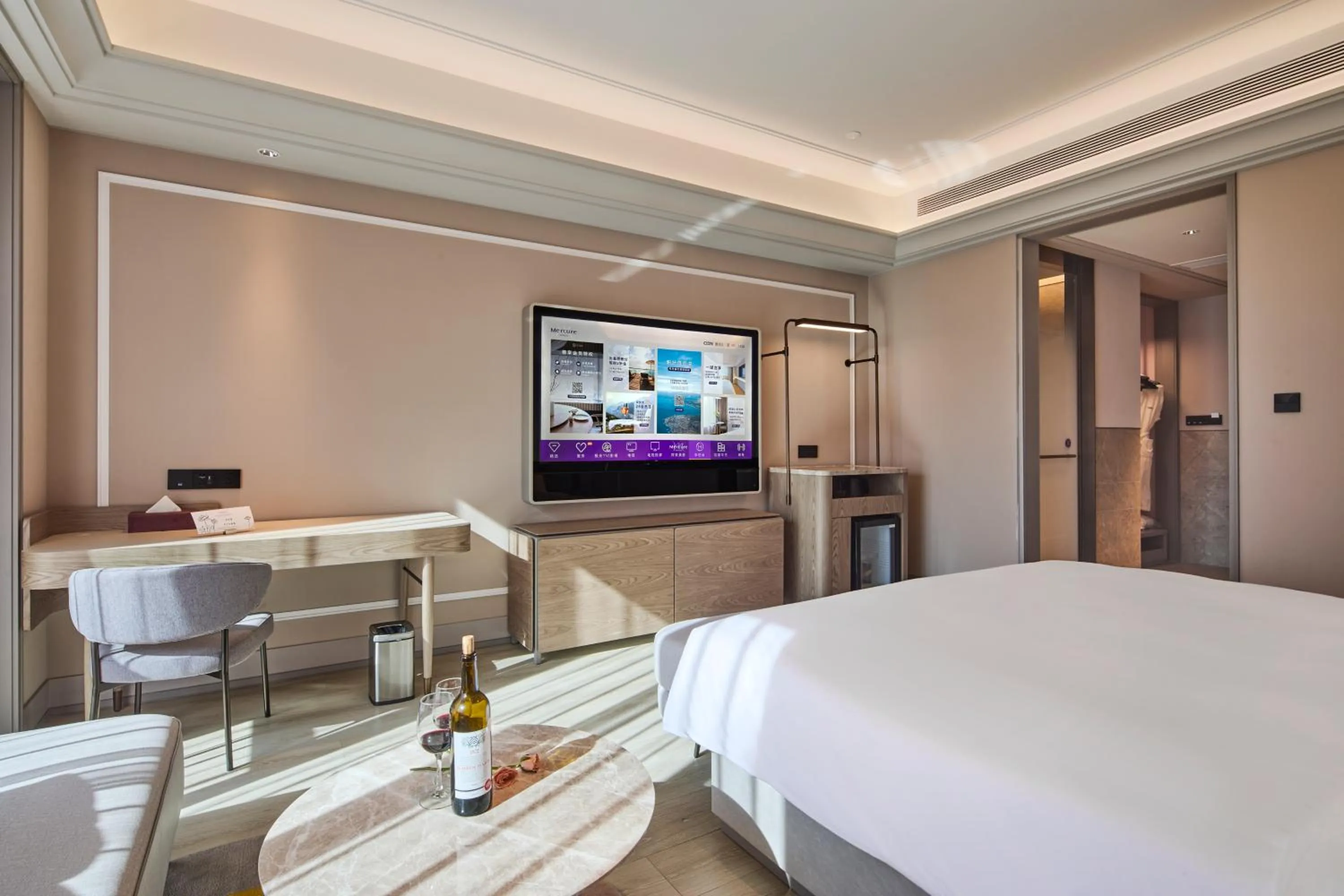 Property building, Bed in Mercure Xi'an Chanba