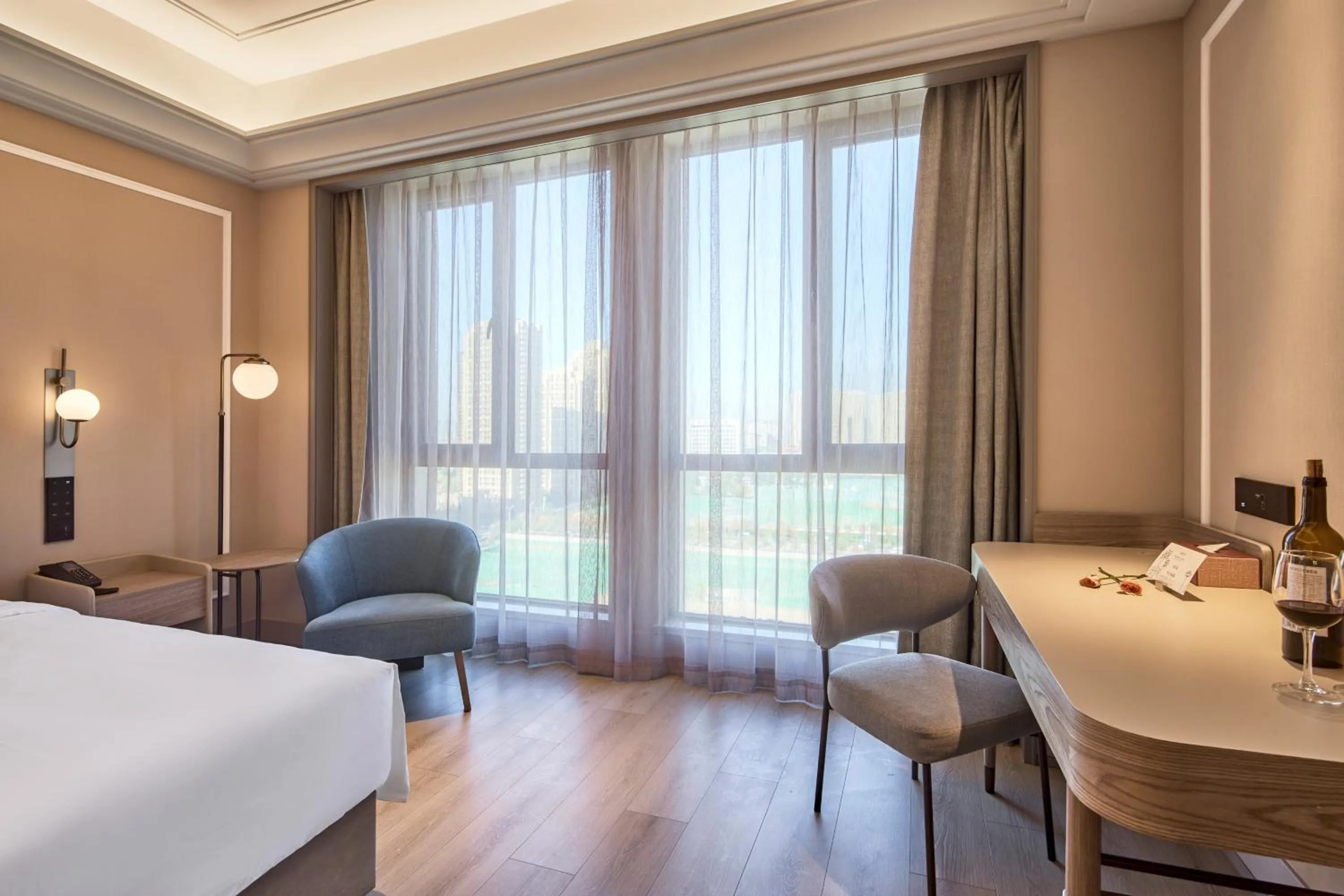 Property building, Bed in Mercure Xi'an Chanba