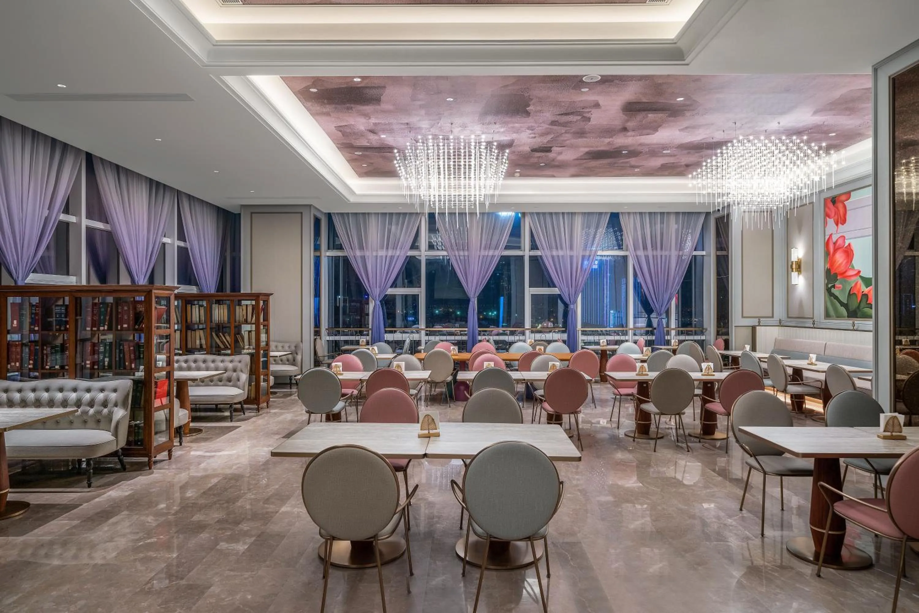 Restaurant/places to eat in Mercure Guangzhou Financial City